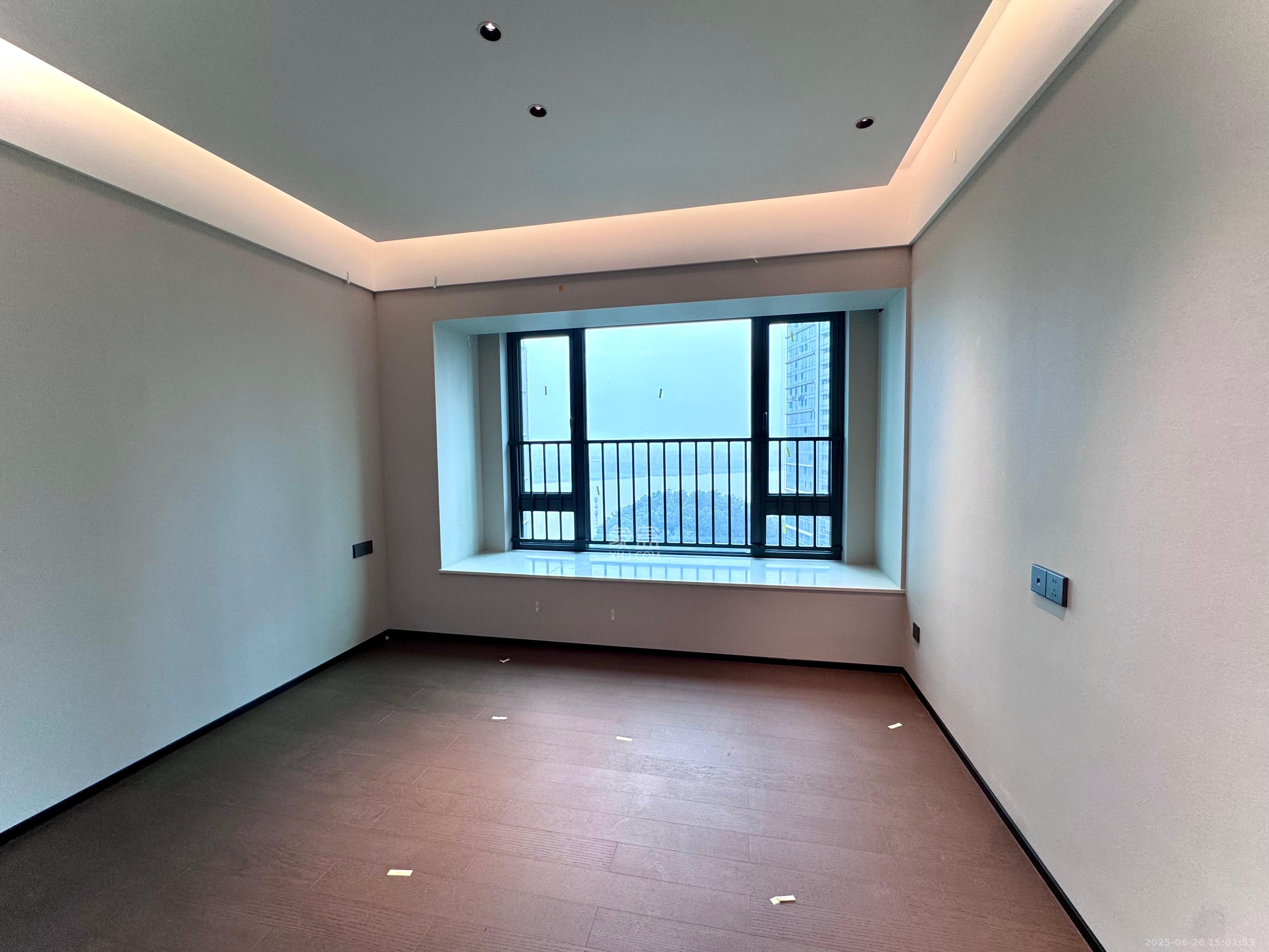 中海阅湘台  4室2厅3卫   15000.00元/月室内图