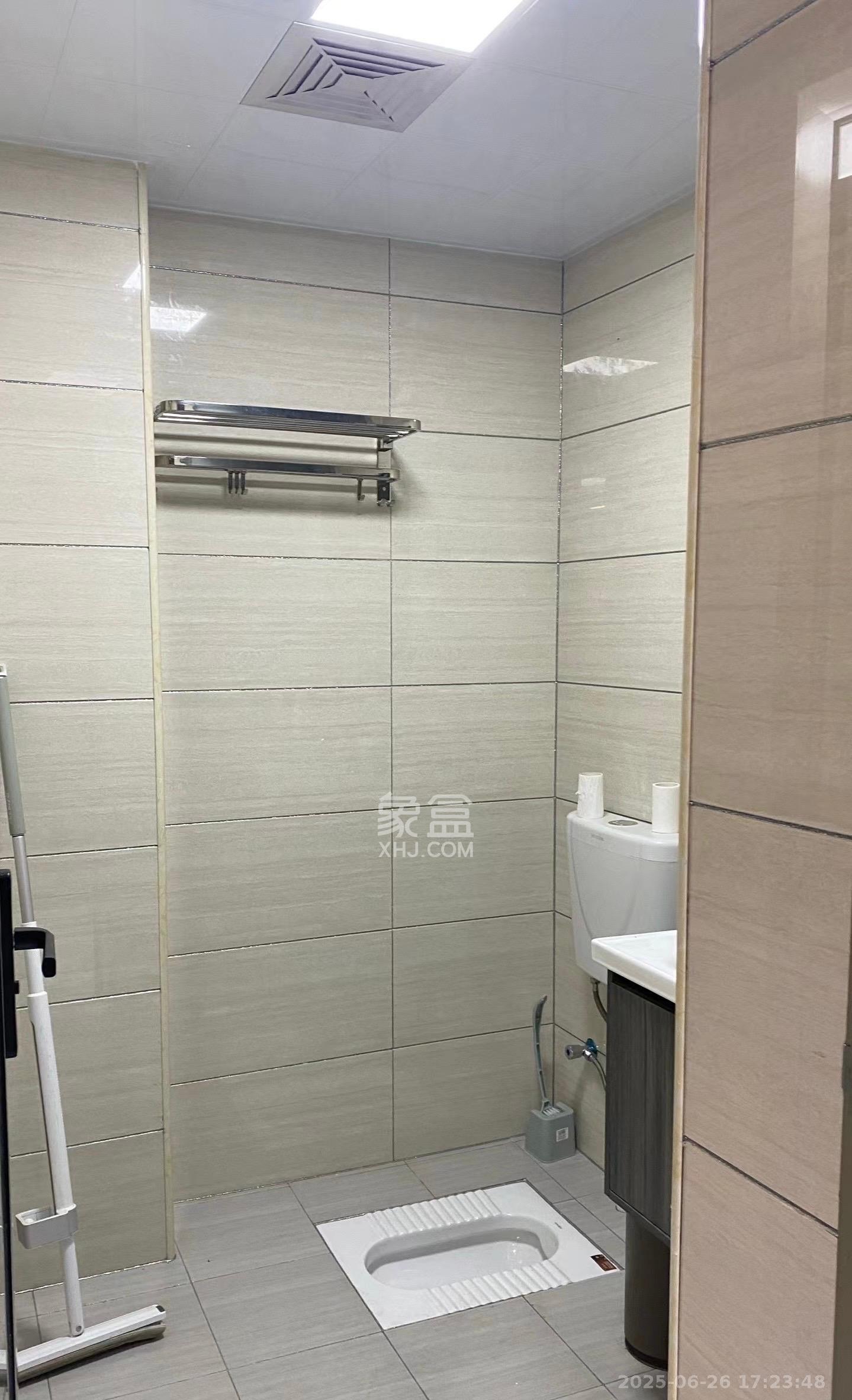 汇景豪庭  1室1厅1卫    2200.0元/月室内图