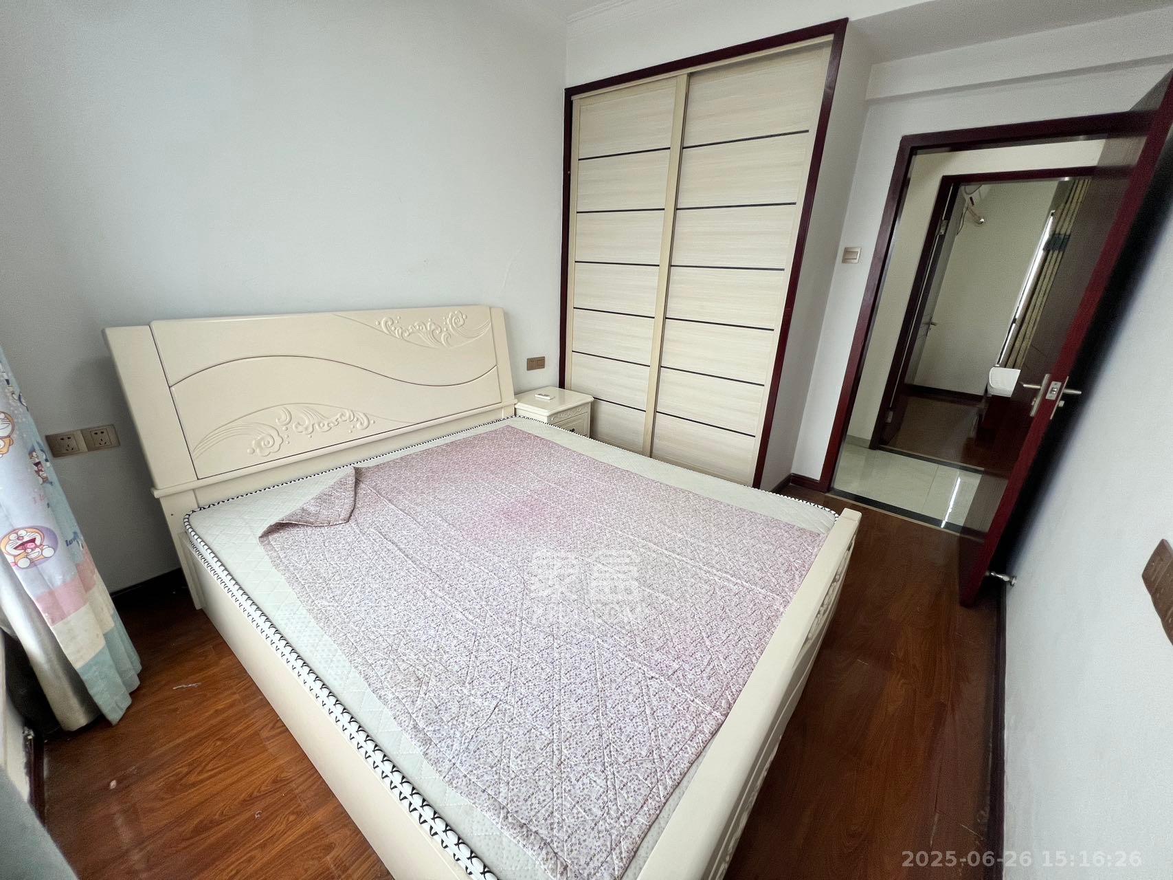 达美D6区  4室2厅2卫    3500.0元/月室内图