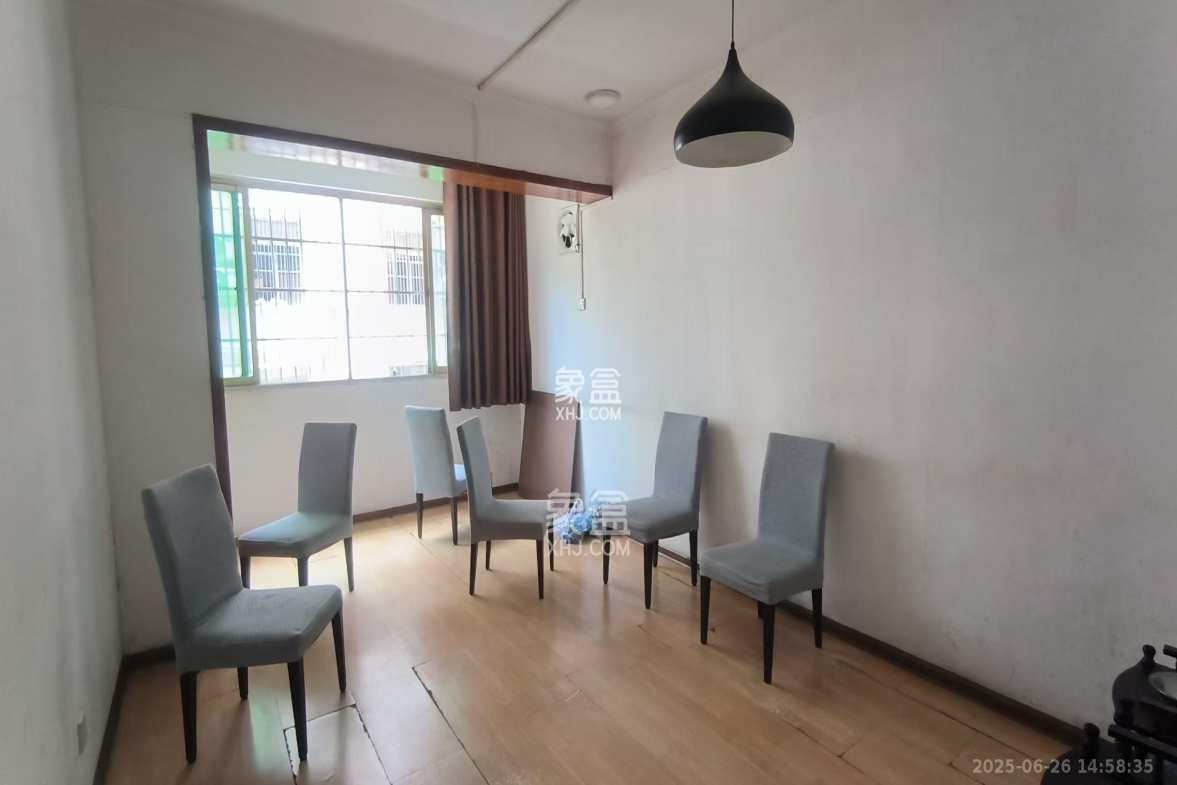 福安公寓 4室2厅2卫 4500.0元/月 福安公寓 4室2厅2卫 4500.0元/月室内图