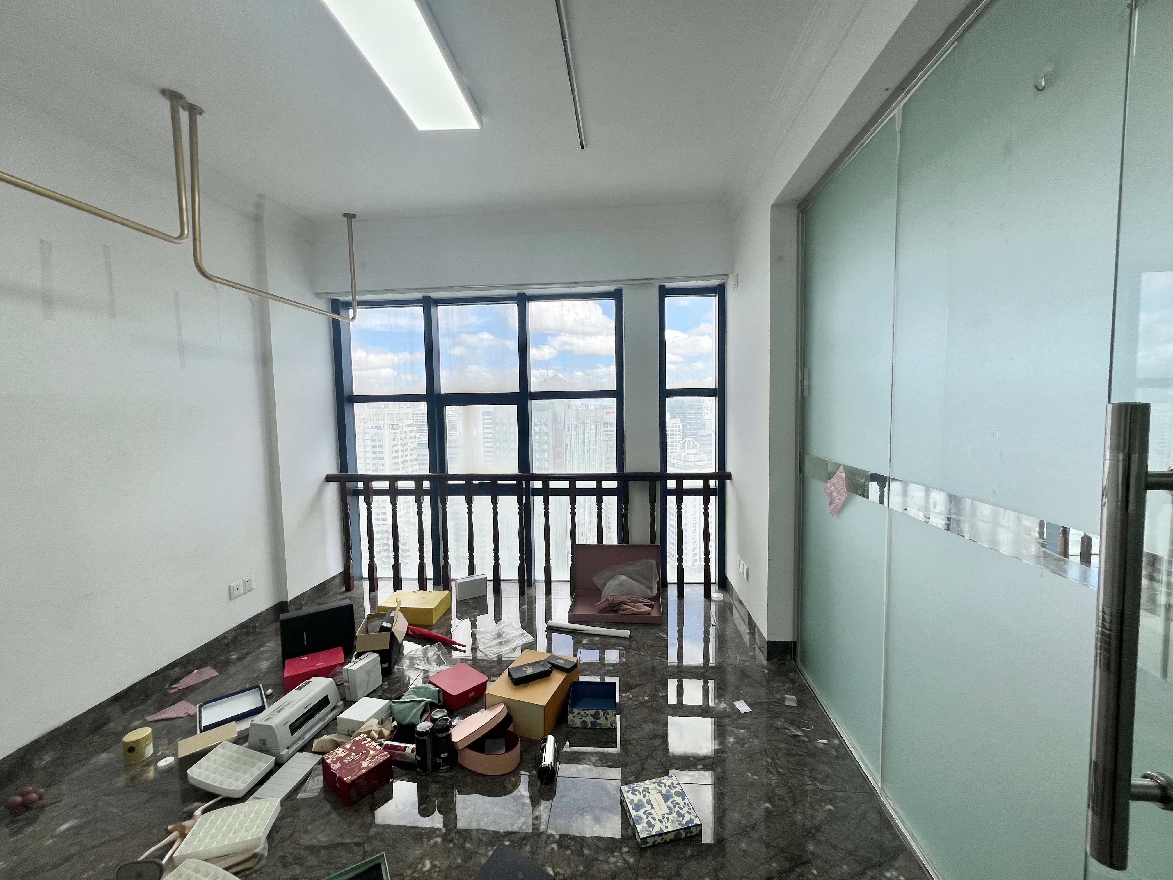 金城SOHO（海岸金城金城国际）  1室1厅1卫   8500.00元/月室内图
