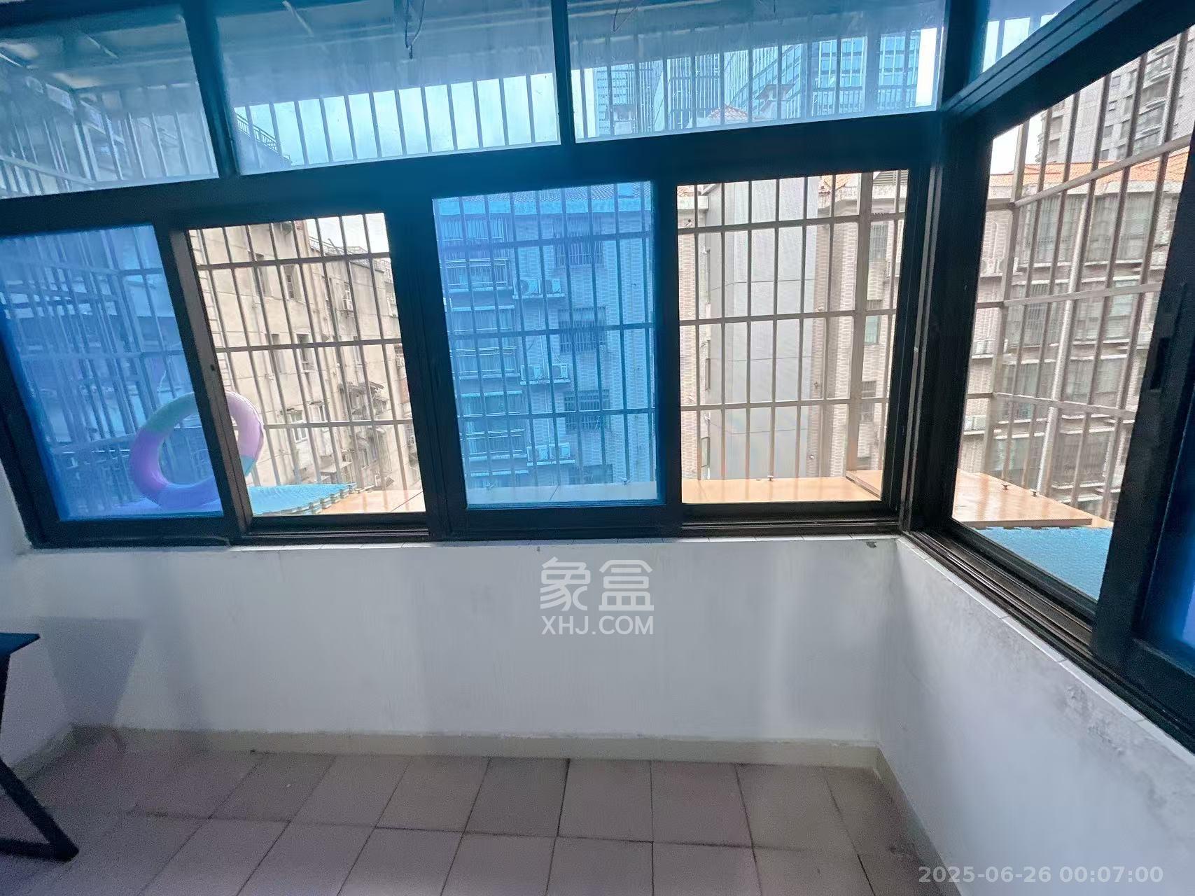 吉景小区 3室1厅1卫 1600.0元/月 吉景小区 3室1厅1卫 1600.0元/月室内图