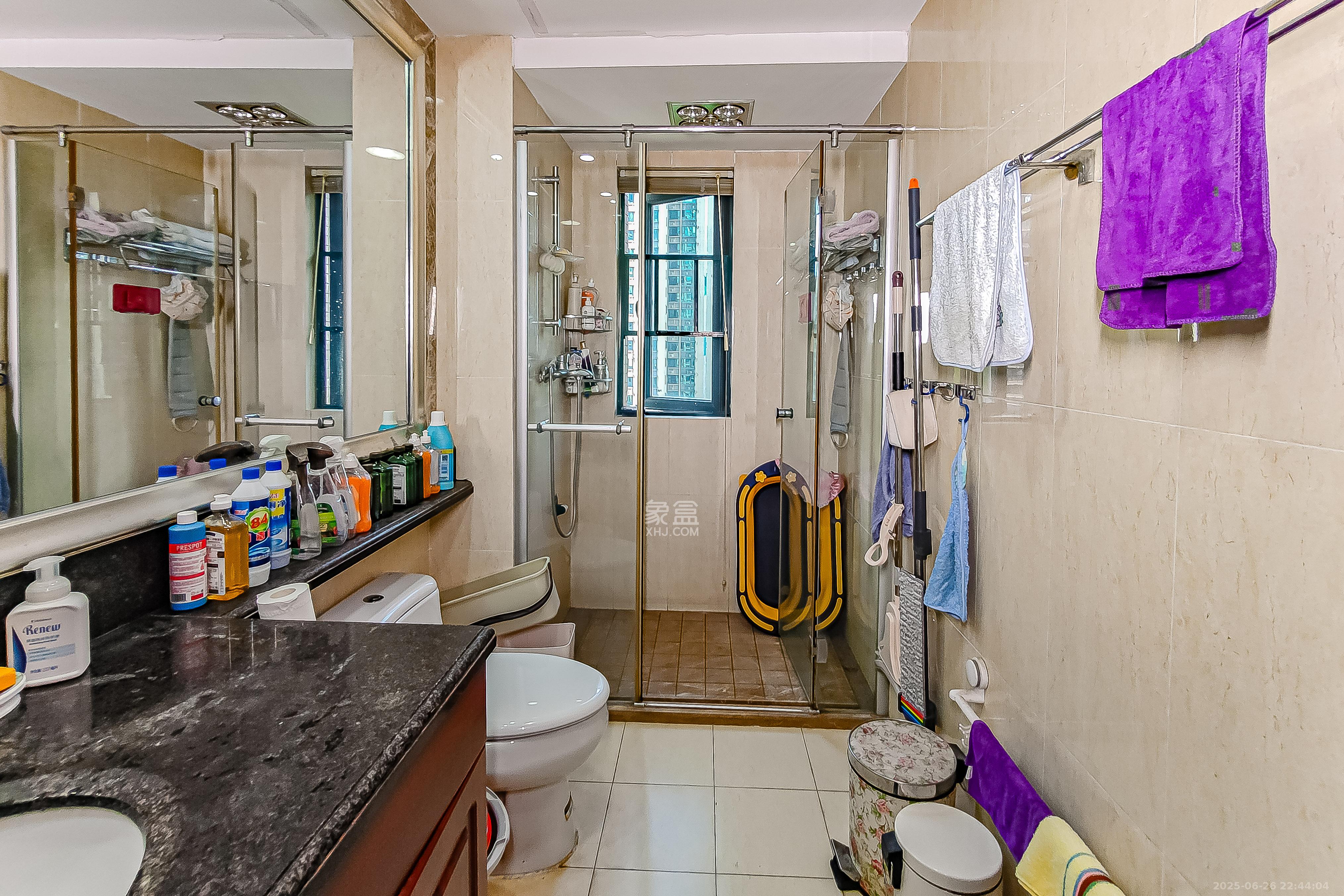 恒大翡翠华庭 4室2厅2卫 139.8万 恒大翡翠华庭 4室2厅2卫 139.8万卫生间