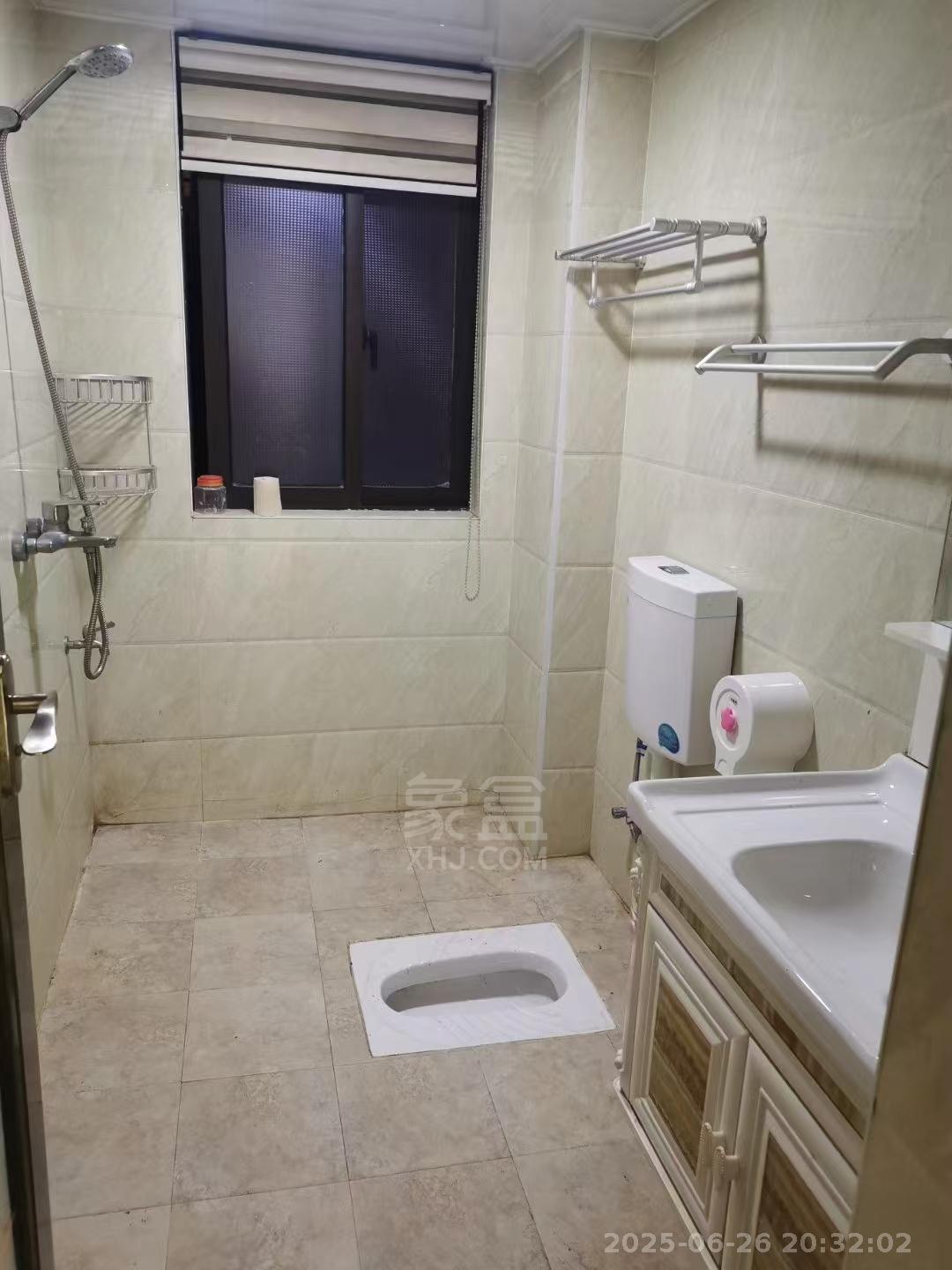 金轮翡翠名园 3室2厅1卫 1800.0元/月 金轮翡翠名园 3室2厅1卫 1800.0元/月室内图