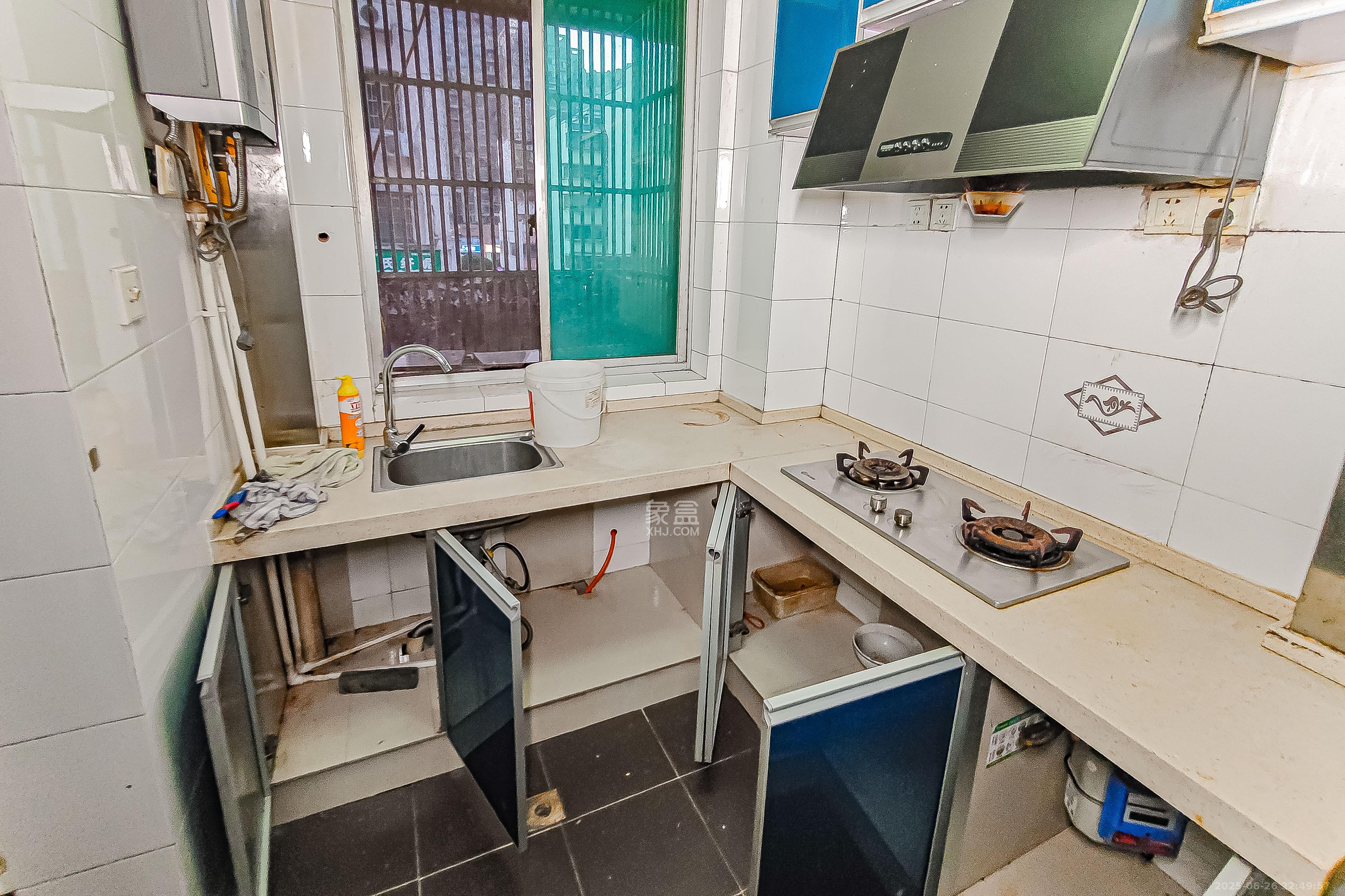 茶叶大市场“山水茗园”  3室2厅1卫    38.0万 茶叶大市场“山水茗园”  3室2厅1卫    38.0万厨房