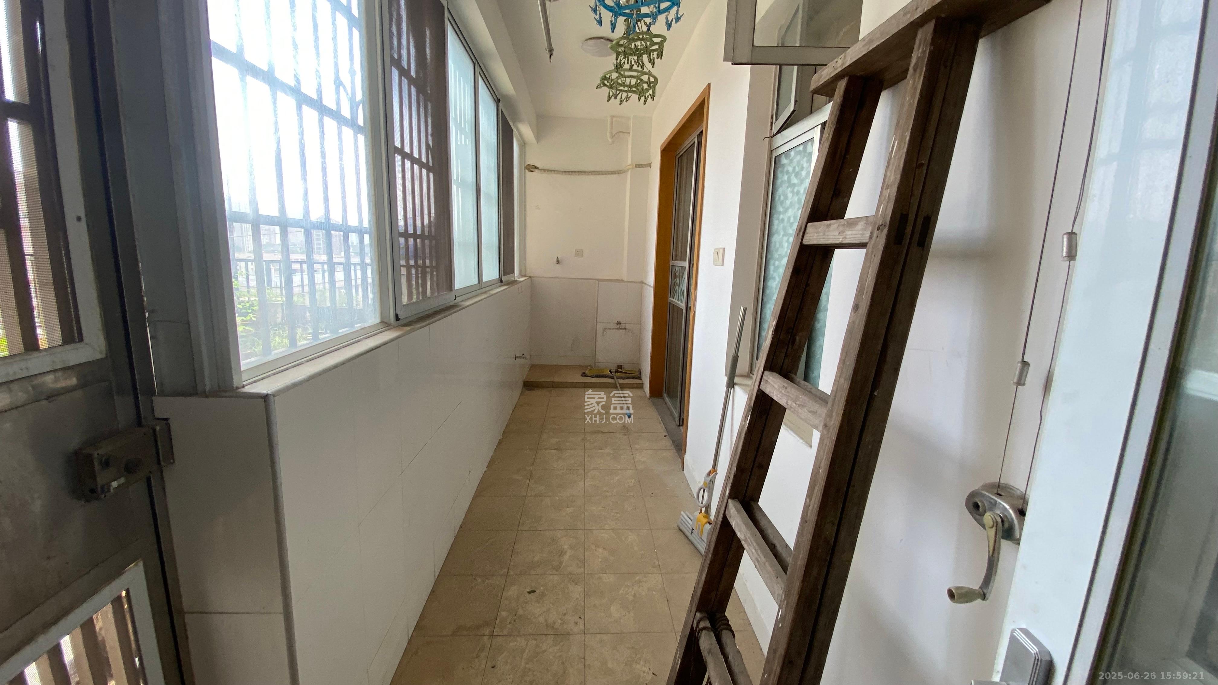 至雅大厦  5室2厅2卫   5300.00元/月室内图