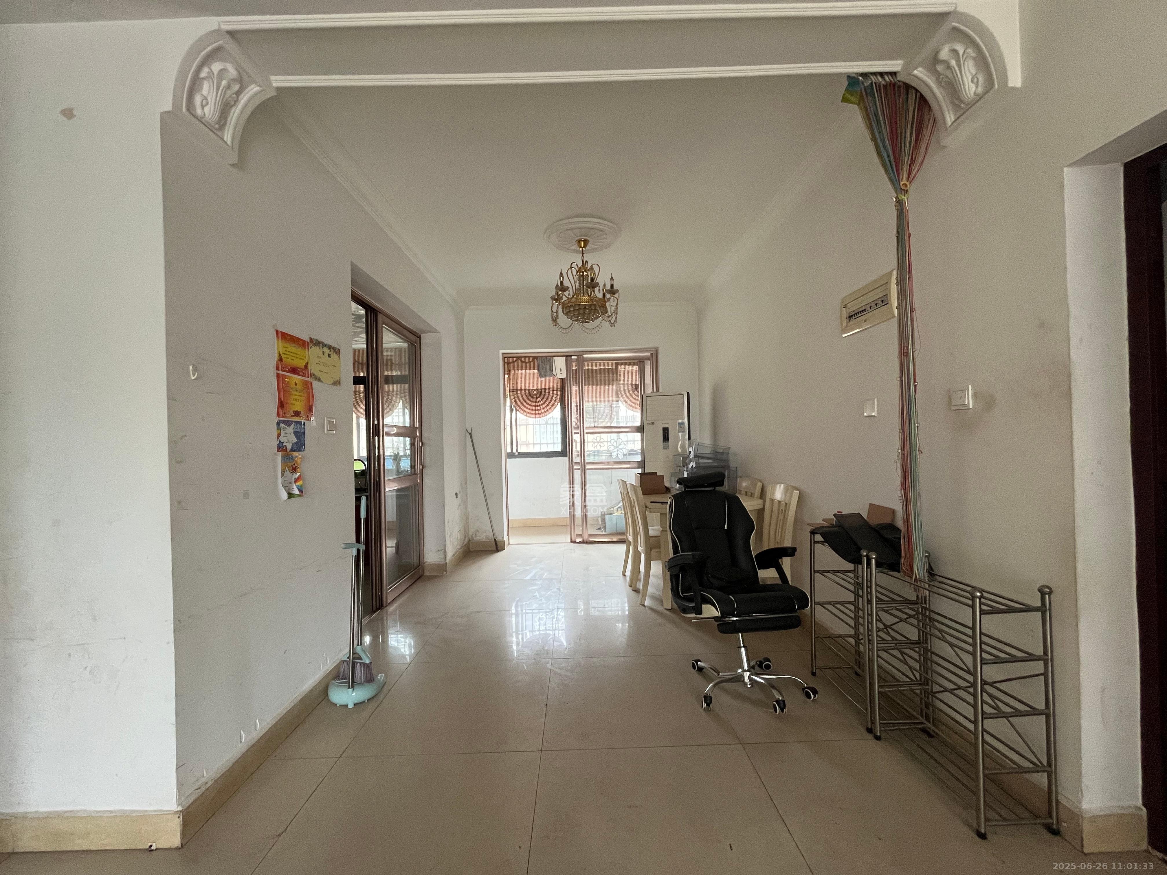 合丰安置小区 3室2厅2卫 1800.0元/月 合丰安置小区 3室2厅2卫 1800.0元/月室内图