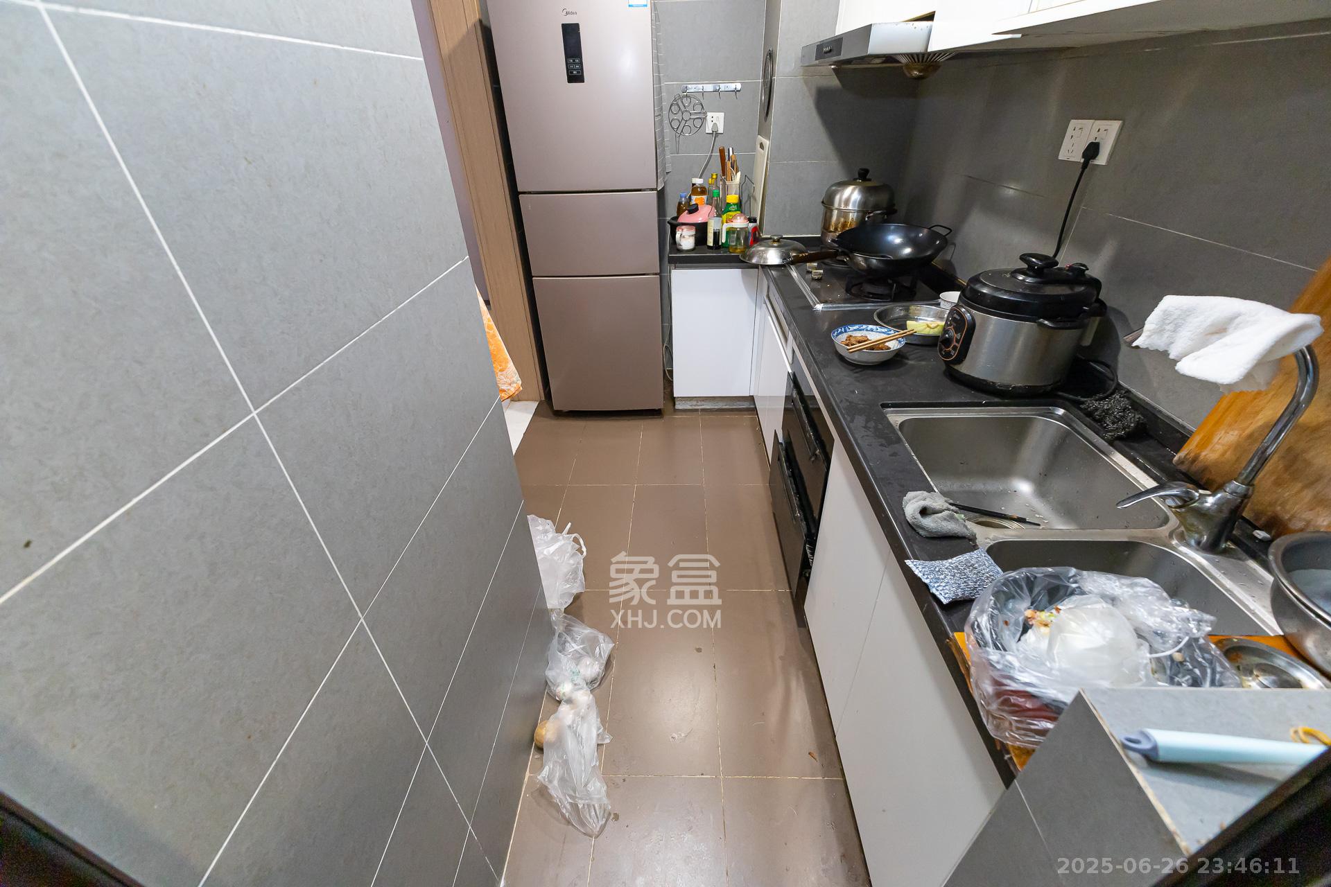 时代倾城二期  2室2厅1卫    60.0万 时代倾城二期  2室2厅1卫    60.0万厨房