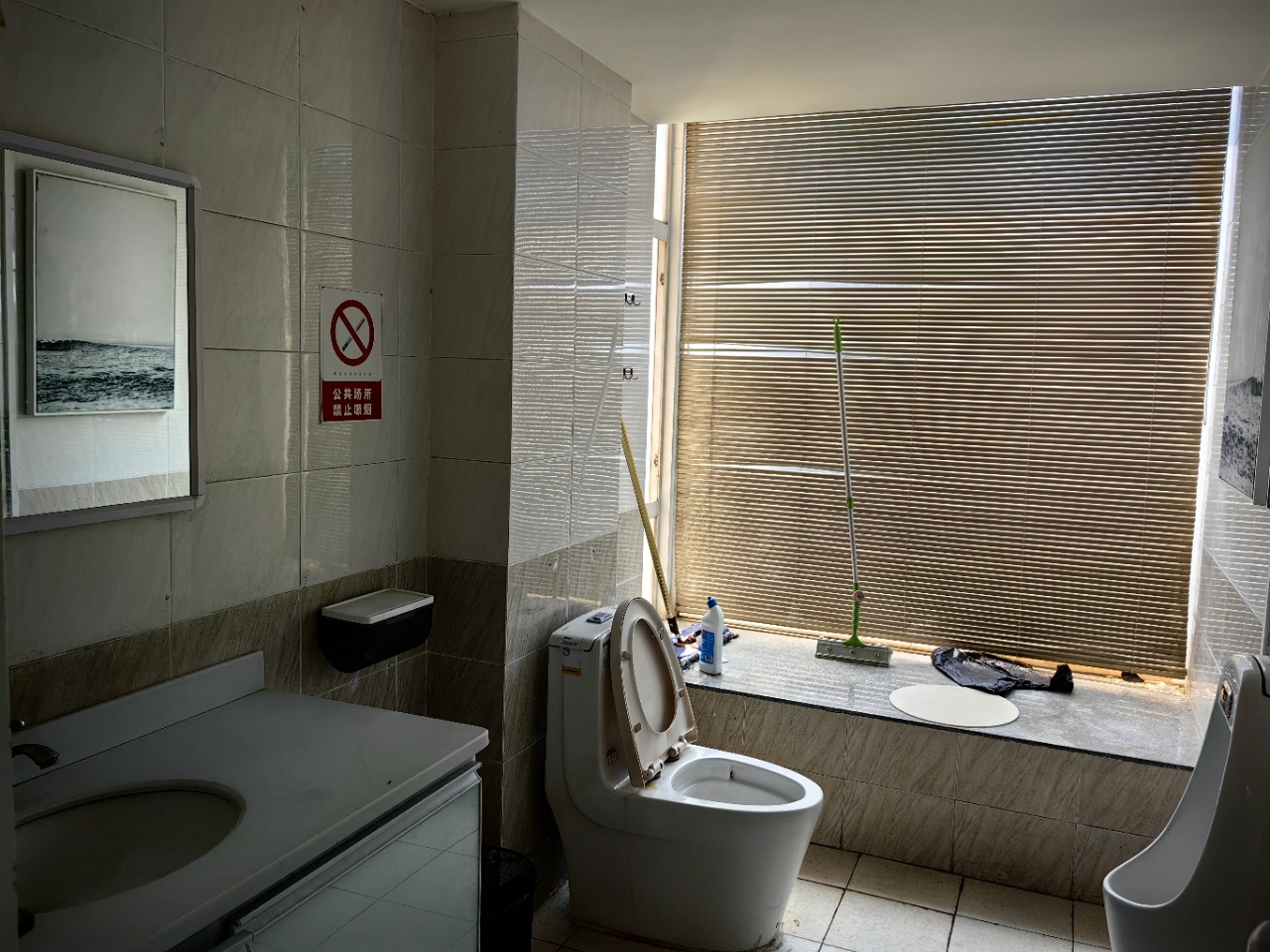 半山花园 8室1厅0卫 16800.0元/月 半山花园 8室1厅0卫 16800.0元/月室内图