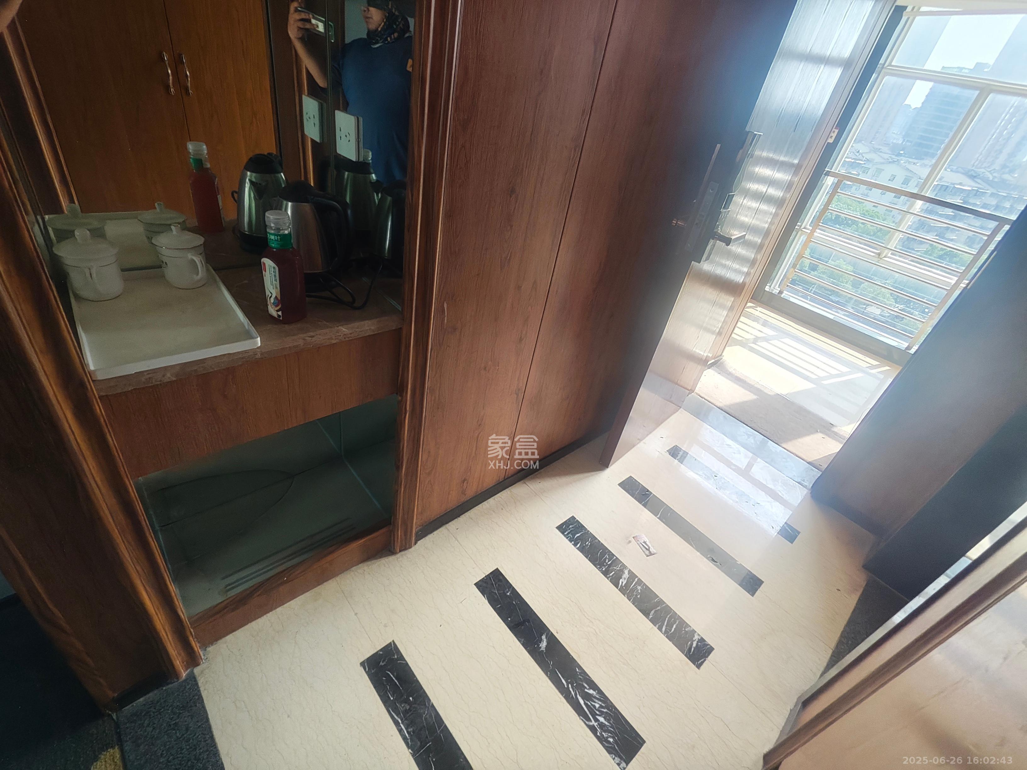 玛依拉山庄 1室1厅1卫 1400.0元/月 玛依拉山庄 1室1厅1卫 1400.0元/月室内图