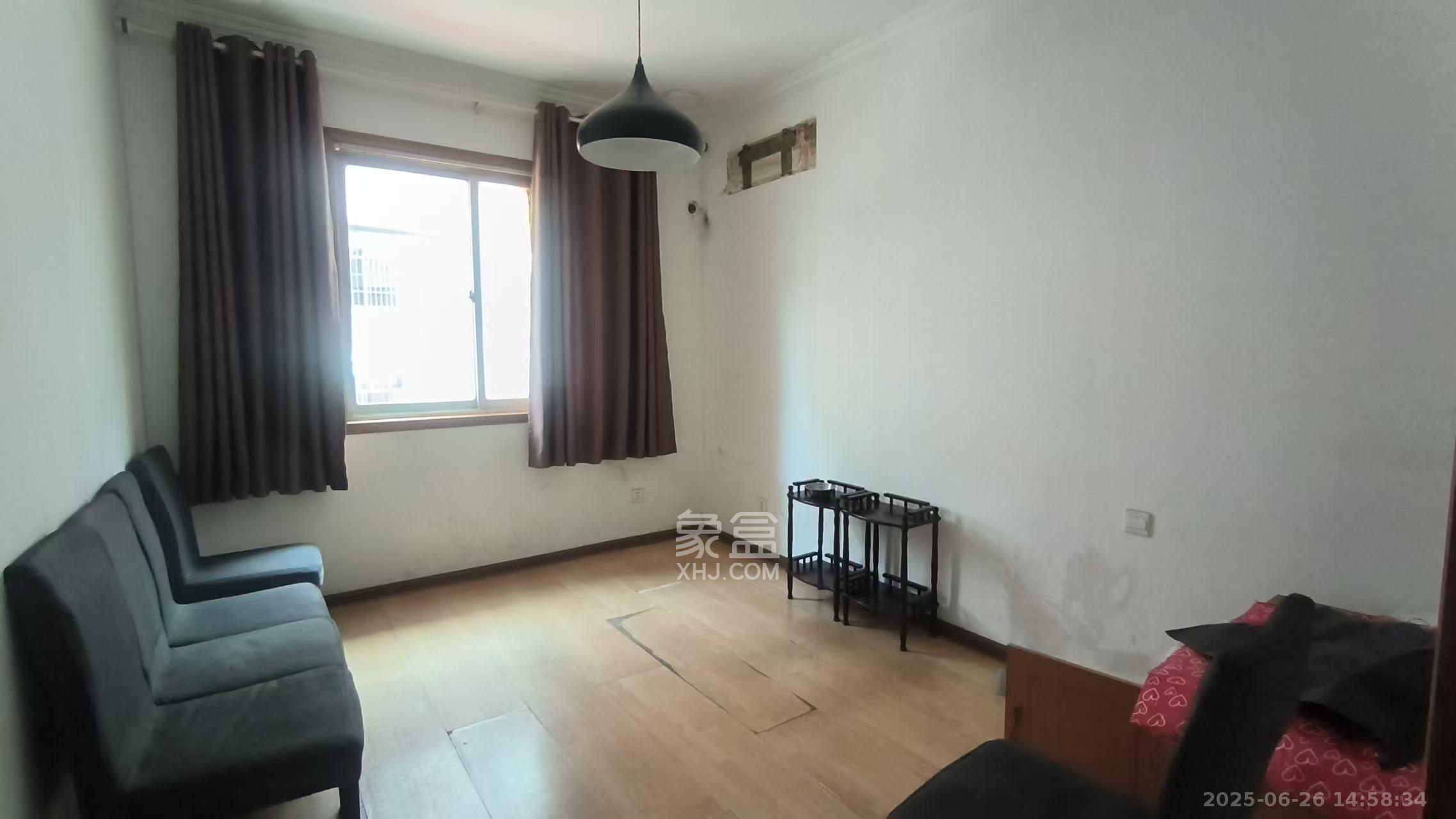 福安公寓 4室2厅2卫 4500.0元/月 福安公寓 4室2厅2卫 4500.0元/月室内图