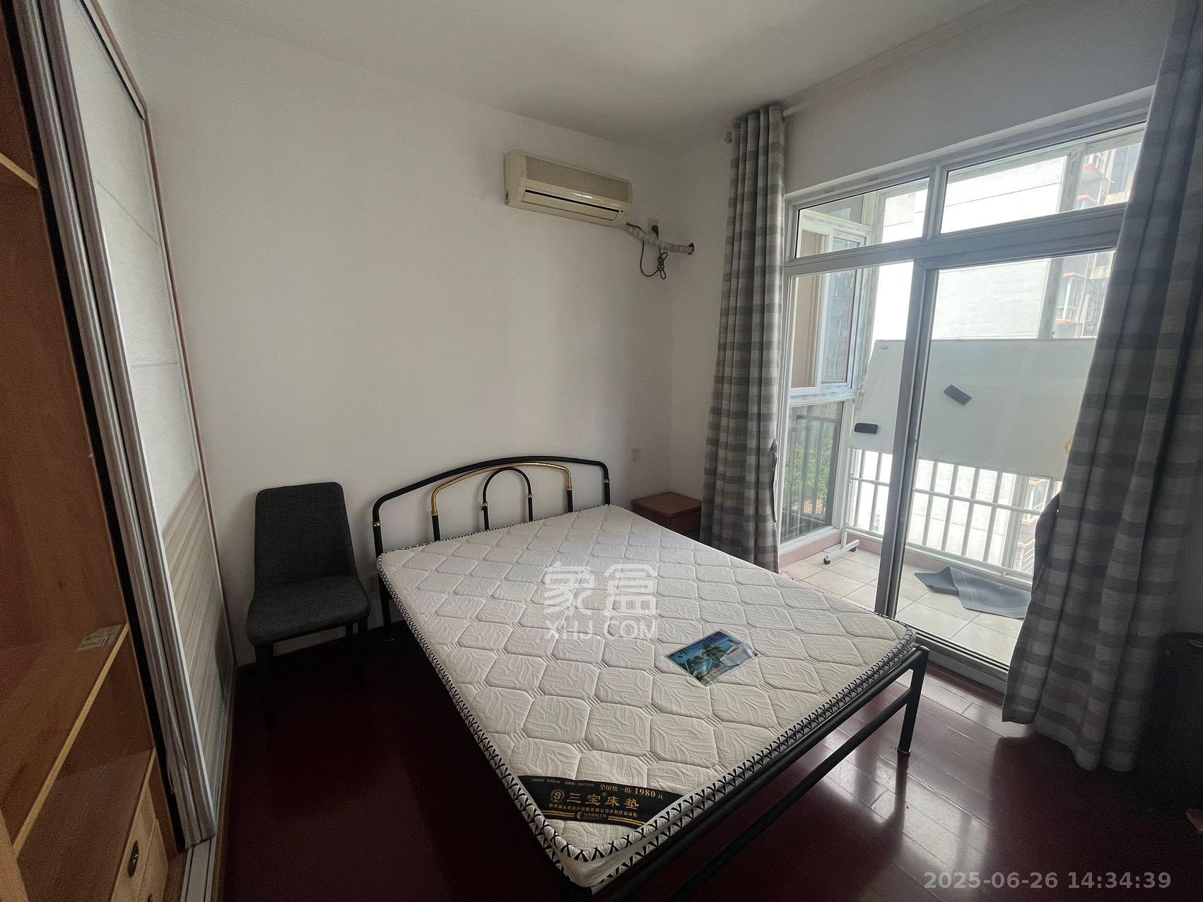 嘉盛华庭(一期、二期、三期)  3室2厅1卫    2300.0元/月 嘉盛华庭(一期、二期、三期)  3室2厅1卫    2300.0元/月室内图