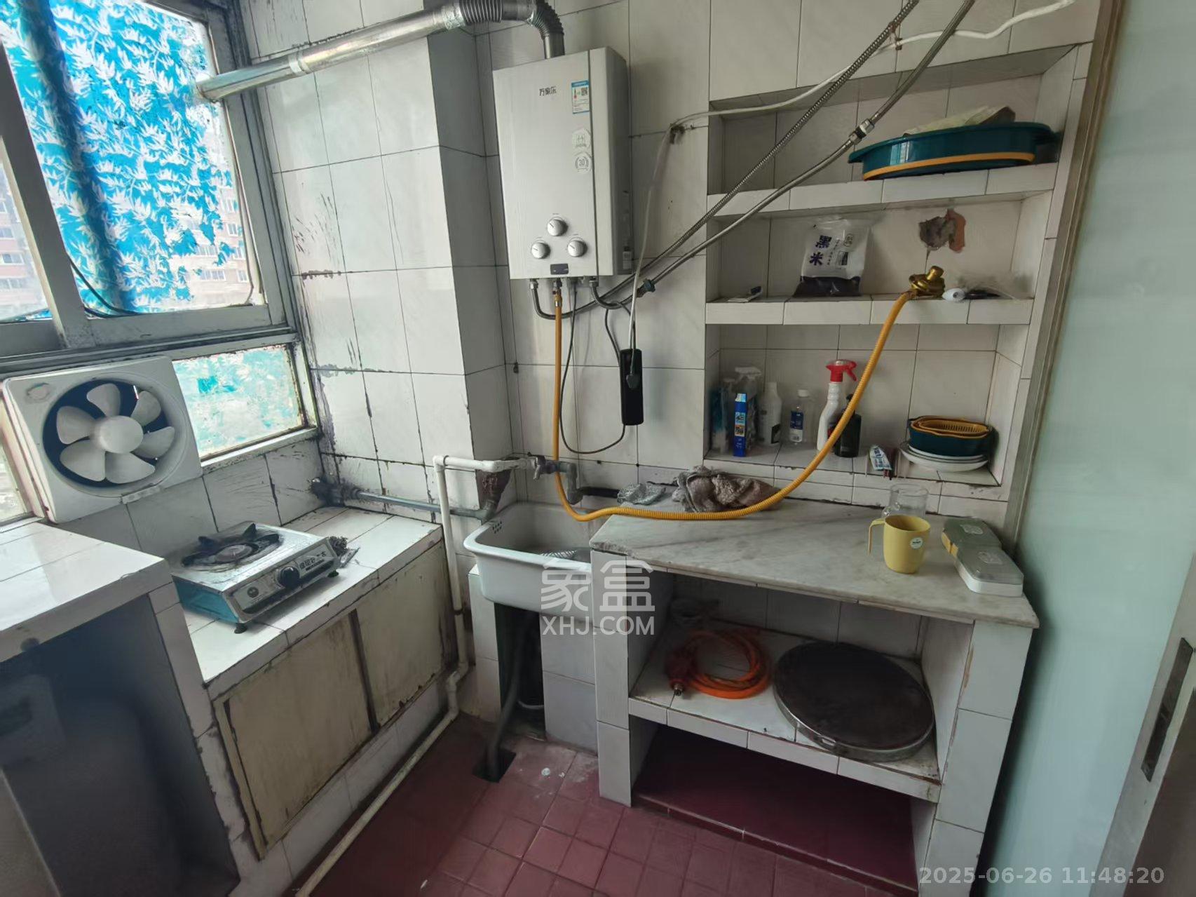 南湖公寓(万顺公寓) 1室1厅1卫 800.0元/月 南湖公寓(万顺公寓) 1室1厅1卫 800.0元/月室内图