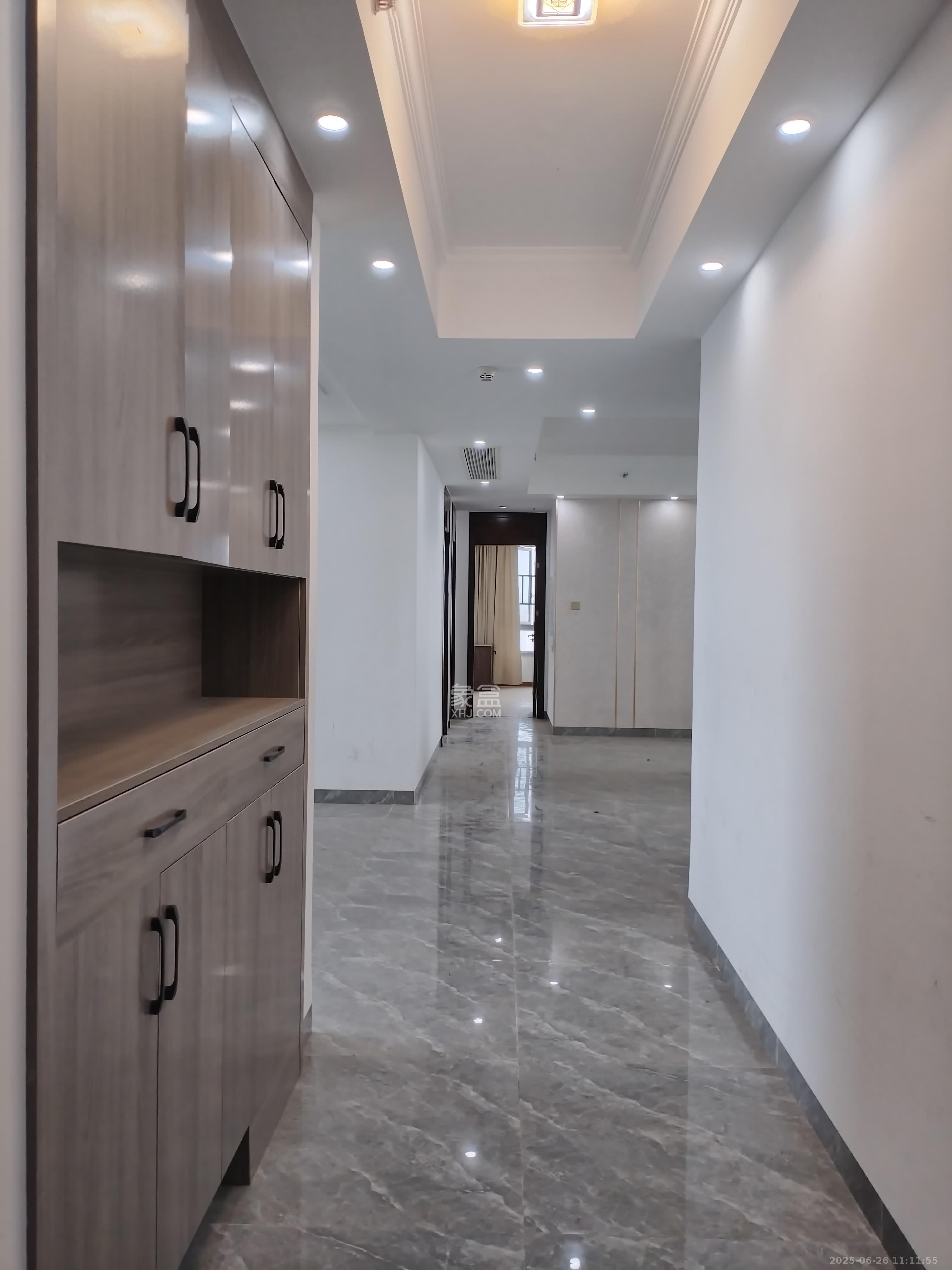 湘江壹号一二三期(创远湘江壹号) 4室2厅3卫 5500.0元/月 湘江壹号一二三期(创远湘江壹号) 4室2厅3卫 5500.0元/月室内图