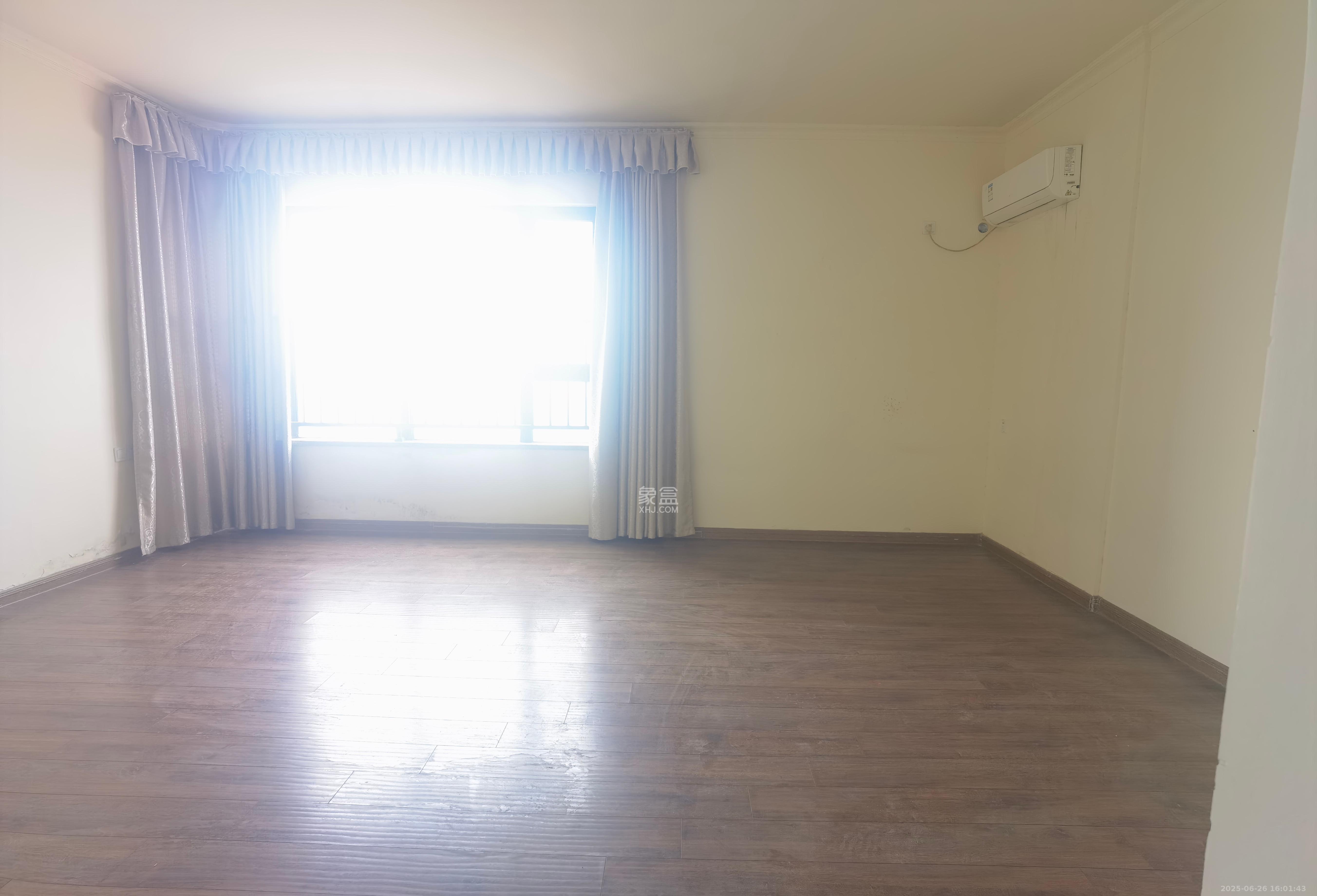 碧桂园威尼斯城 4室2厅2卫 4500.0元/月 碧桂园威尼斯城 4室2厅2卫 4500.0元/月室内图