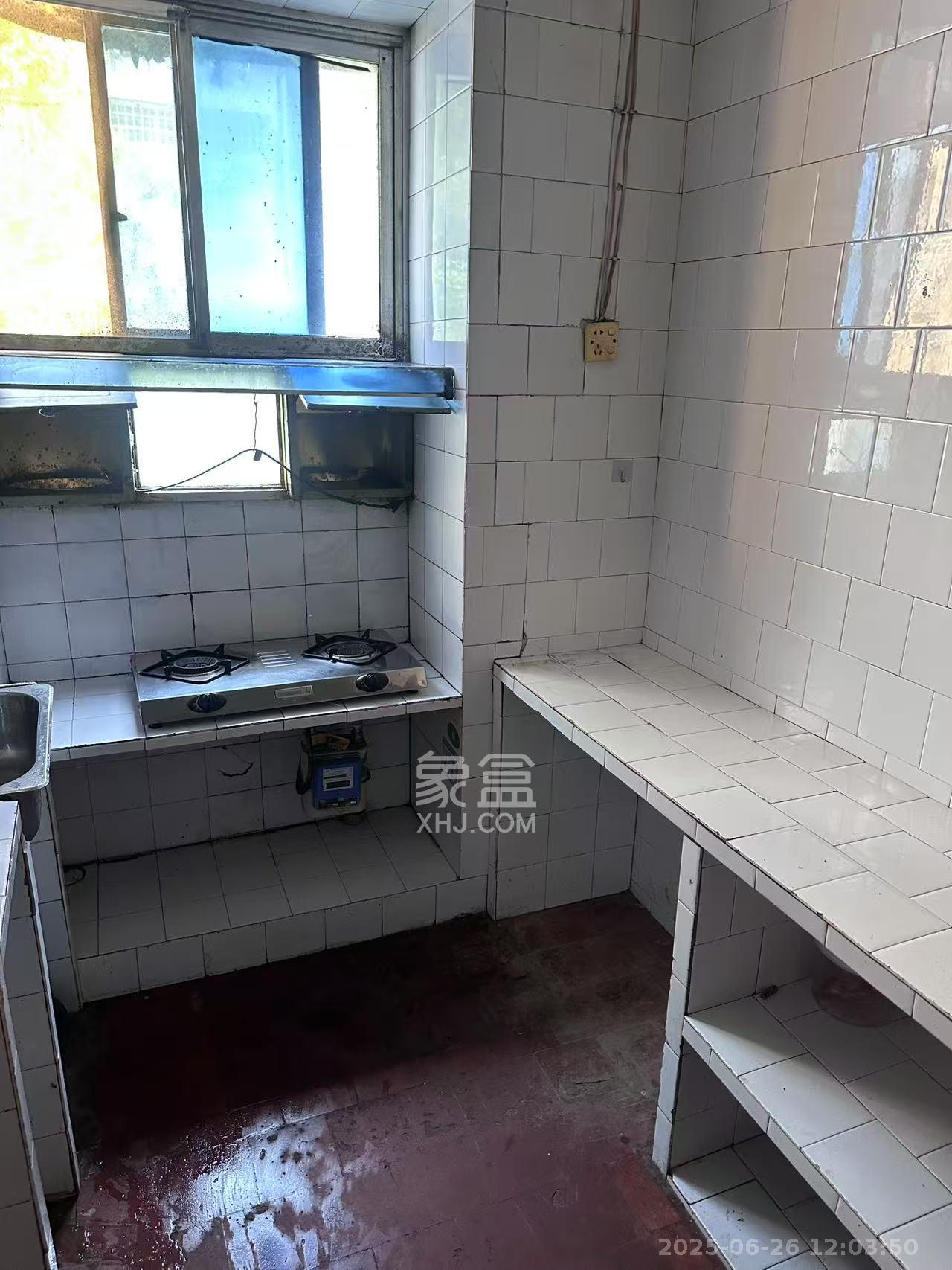 老鸦冲社区  3室2厅1卫   2400.00元/月室内图