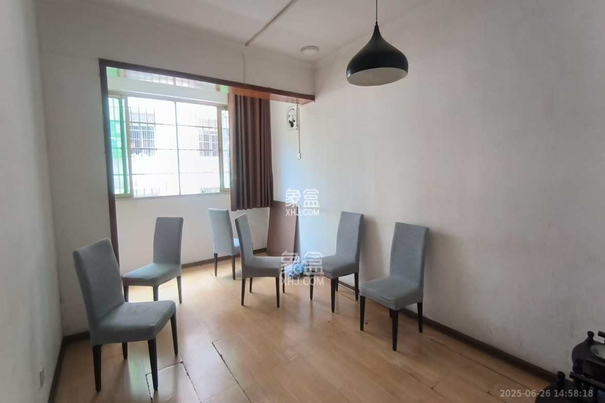 福安公寓 4室2厅2卫 4500.0元/月 福安公寓 4室2厅2卫 4500.0元/月室内图