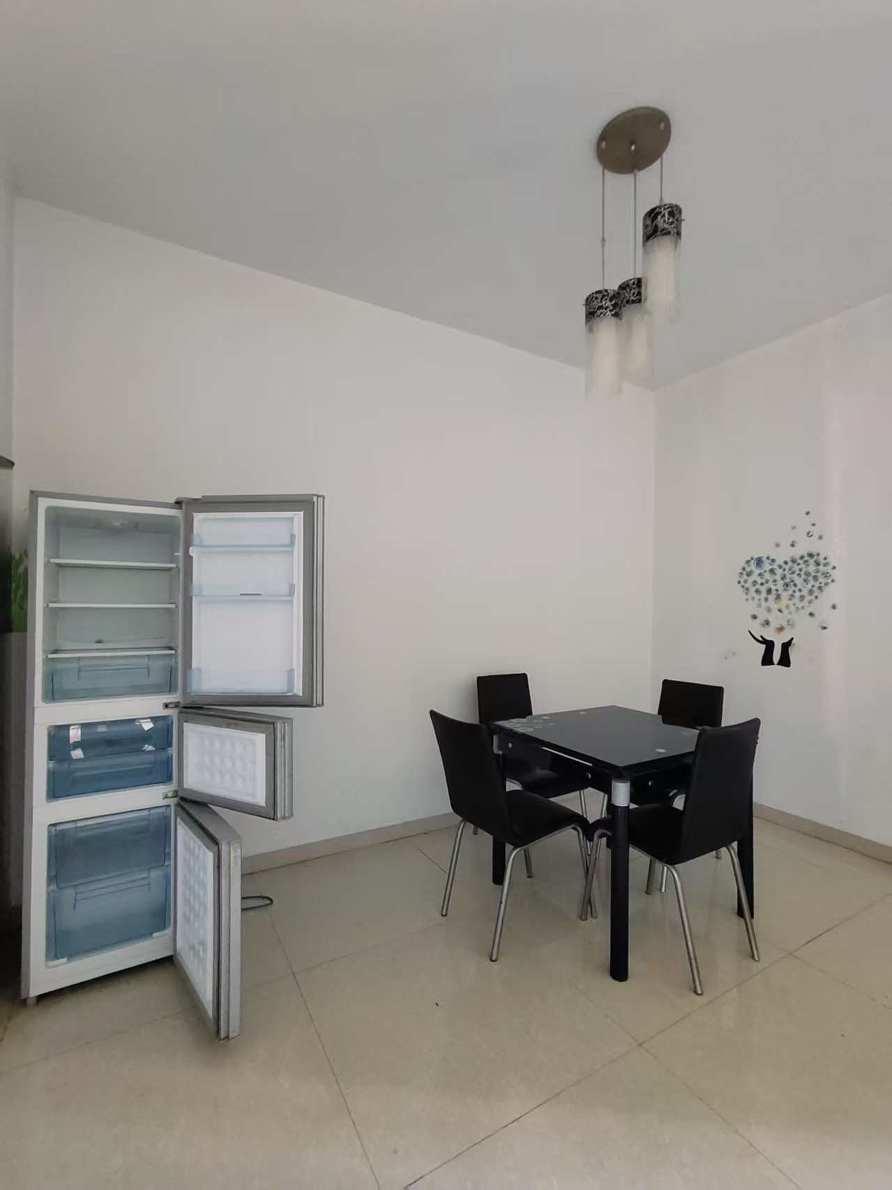 博达江洲花园  2室1厅1卫    1500.0元/月 博达江洲花园  2室1厅1卫    1500.0元/月室内图