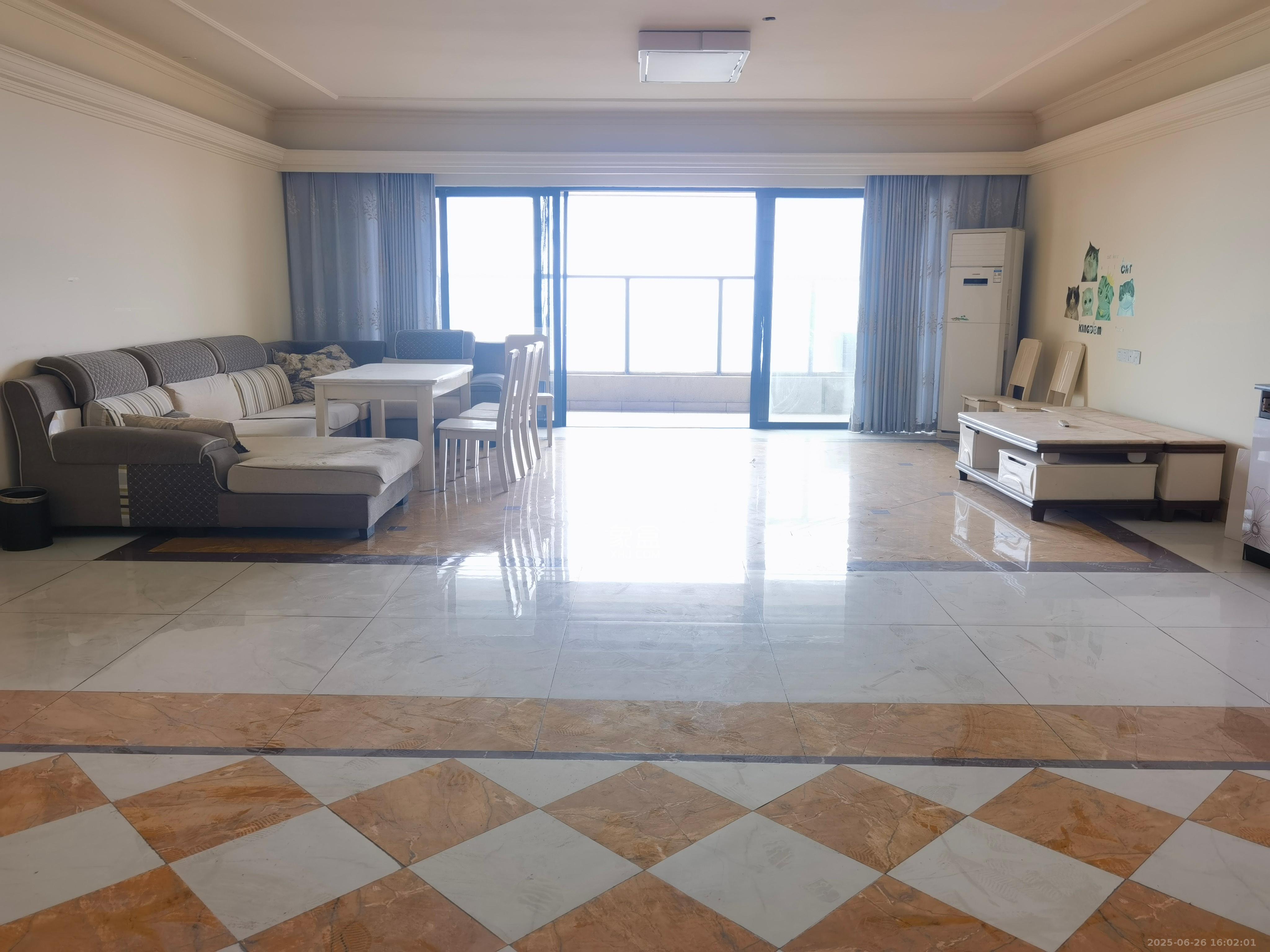 碧桂园威尼斯城 4室2厅2卫 4500.0元/月 碧桂园威尼斯城 4室2厅2卫 4500.0元/月室内图