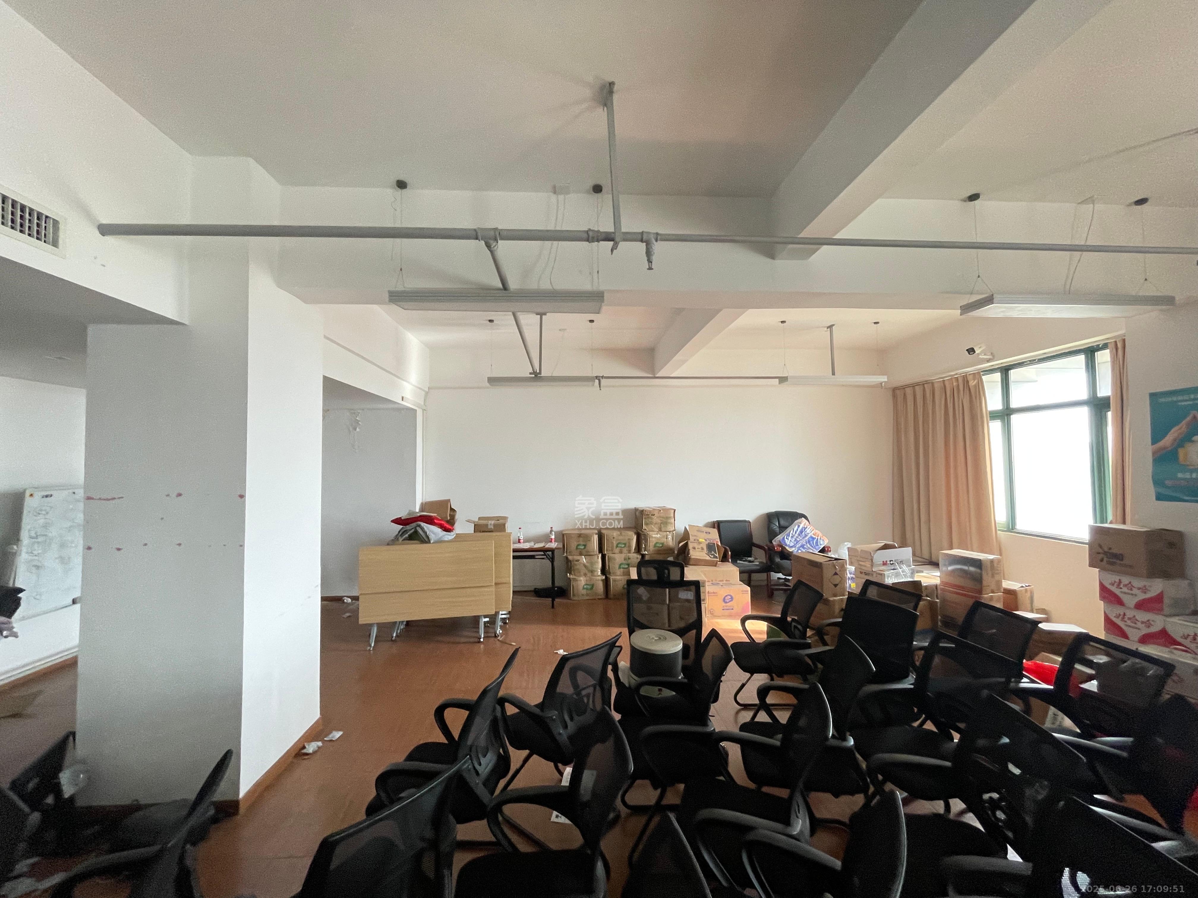 星城荣域   225.21㎡      6756.0元/月室内图