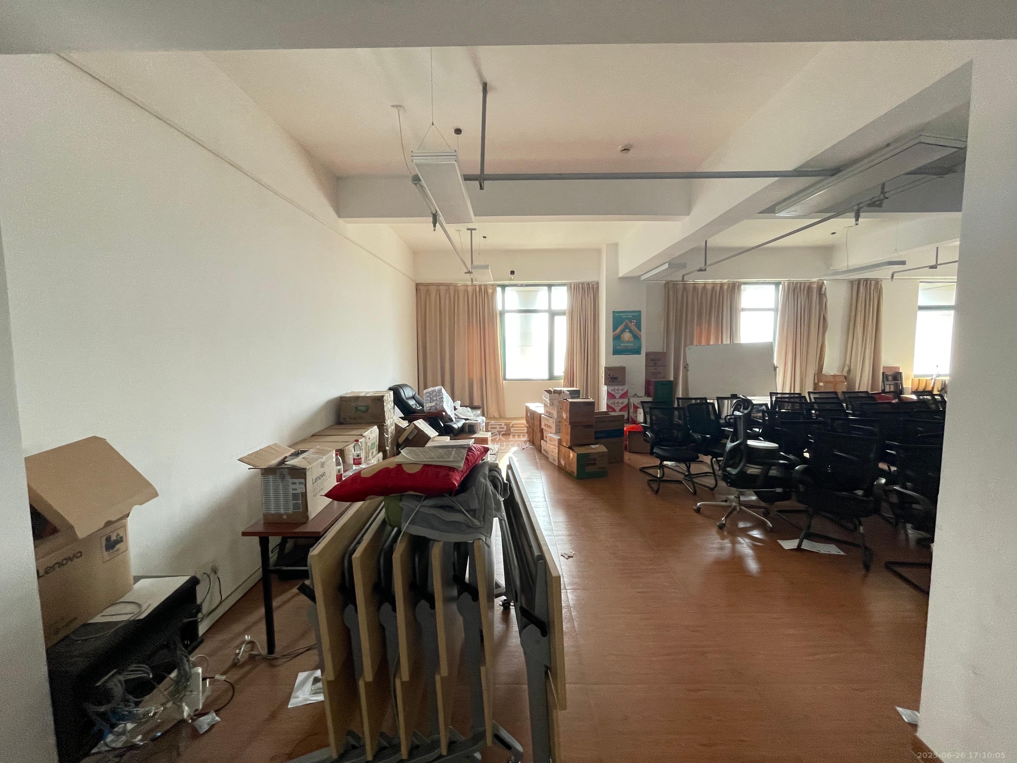 星城荣域   225.21㎡      6756.0元/月室内图