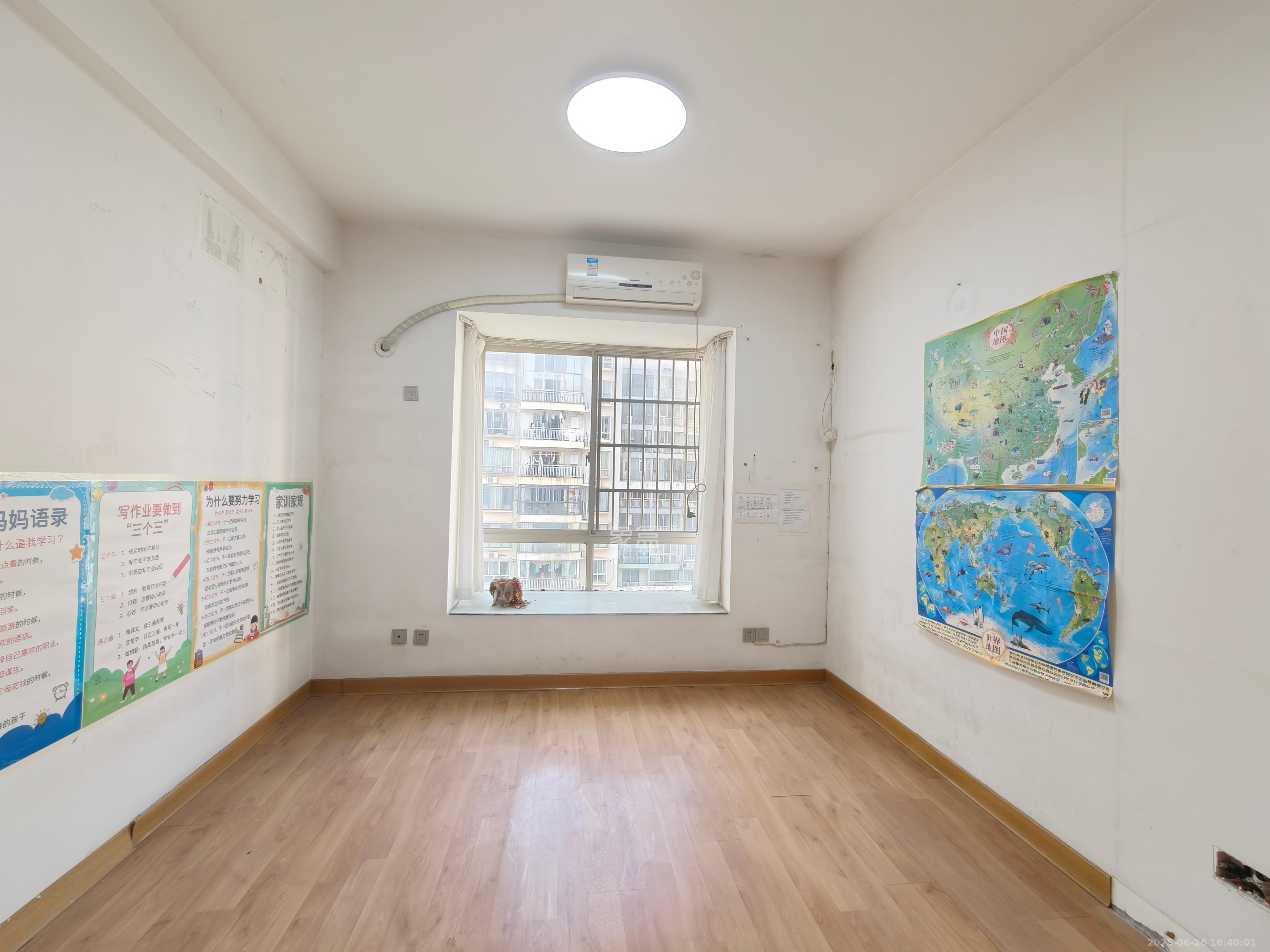 一心花苑  3室1厅1卫    4000.0元/月 一心花苑  3室1厅1卫    4000.0元/月