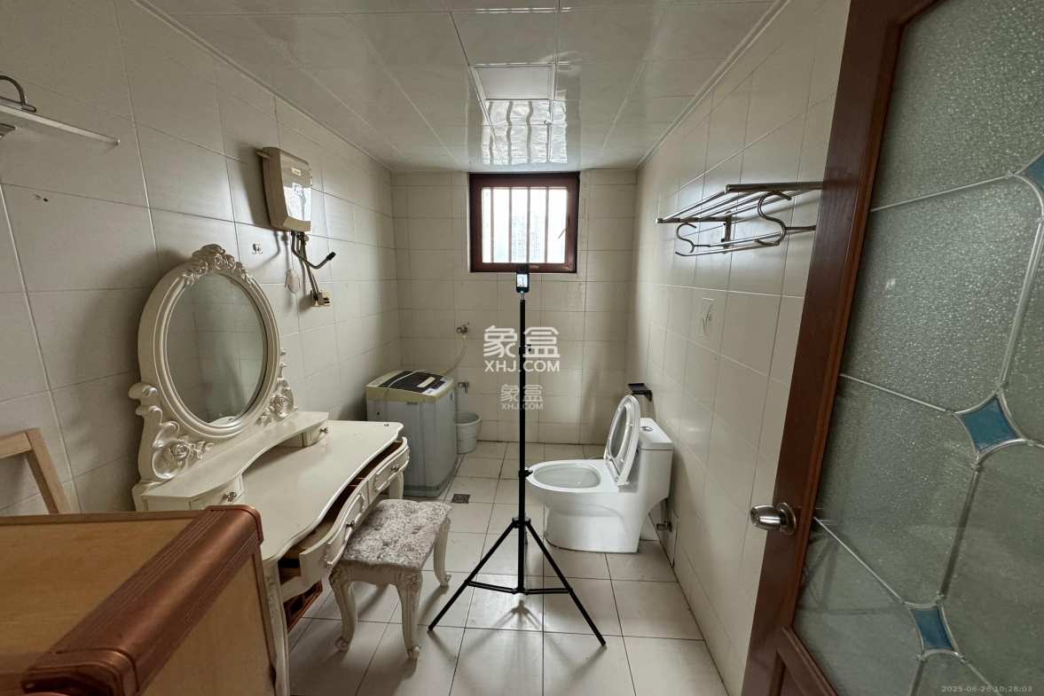 奥克大厦  4室2厅2卫    4000.0元/月 奥克大厦  4室2厅2卫    4000.0元/月室内图