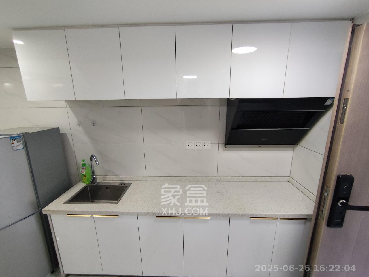 长房时代小镇  3室2厅2卫    2200.0元/月室内图