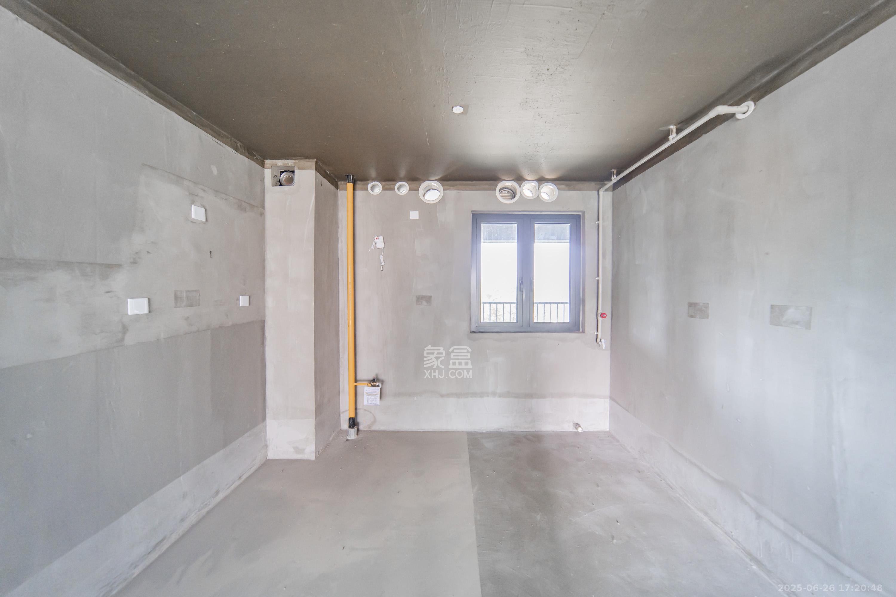 华润置地洋湖天序  4室2厅2卫    188.0万 华润置地洋湖天序  4室2厅2卫    188.0万厨房