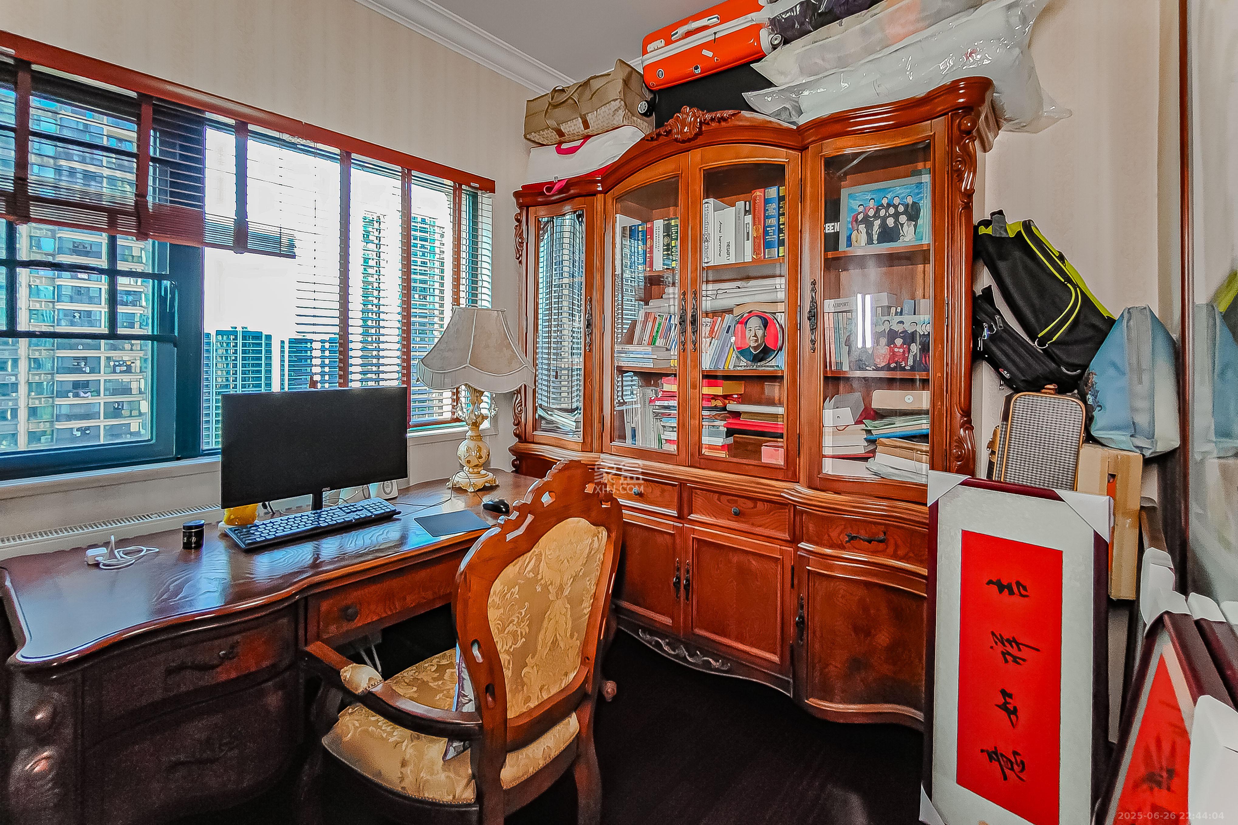 恒大翡翠华庭 4室2厅2卫 139.8万 恒大翡翠华庭 4室2厅2卫 139.8万卧室