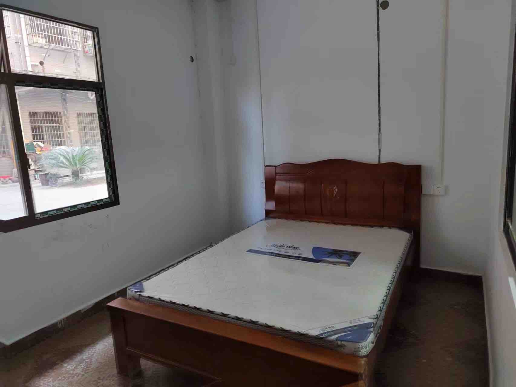 溪谷新村 1室1厅1卫 700.0元/月 溪谷新村 1室1厅1卫 700.0元/月室内图