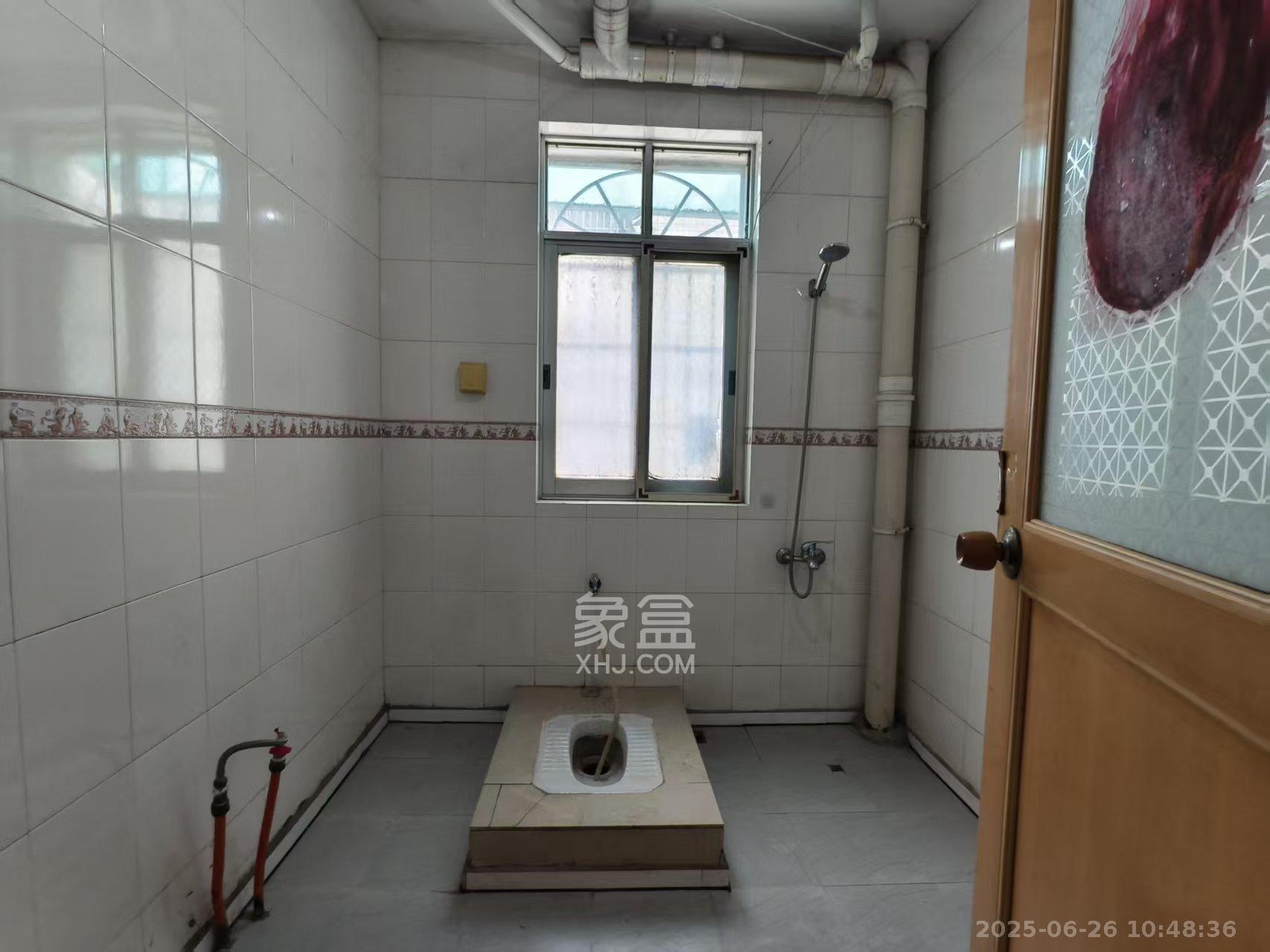 新世纪家园 3室2厅2卫 2600.0元/月 新世纪家园 3室2厅2卫 2600.0元/月室内图