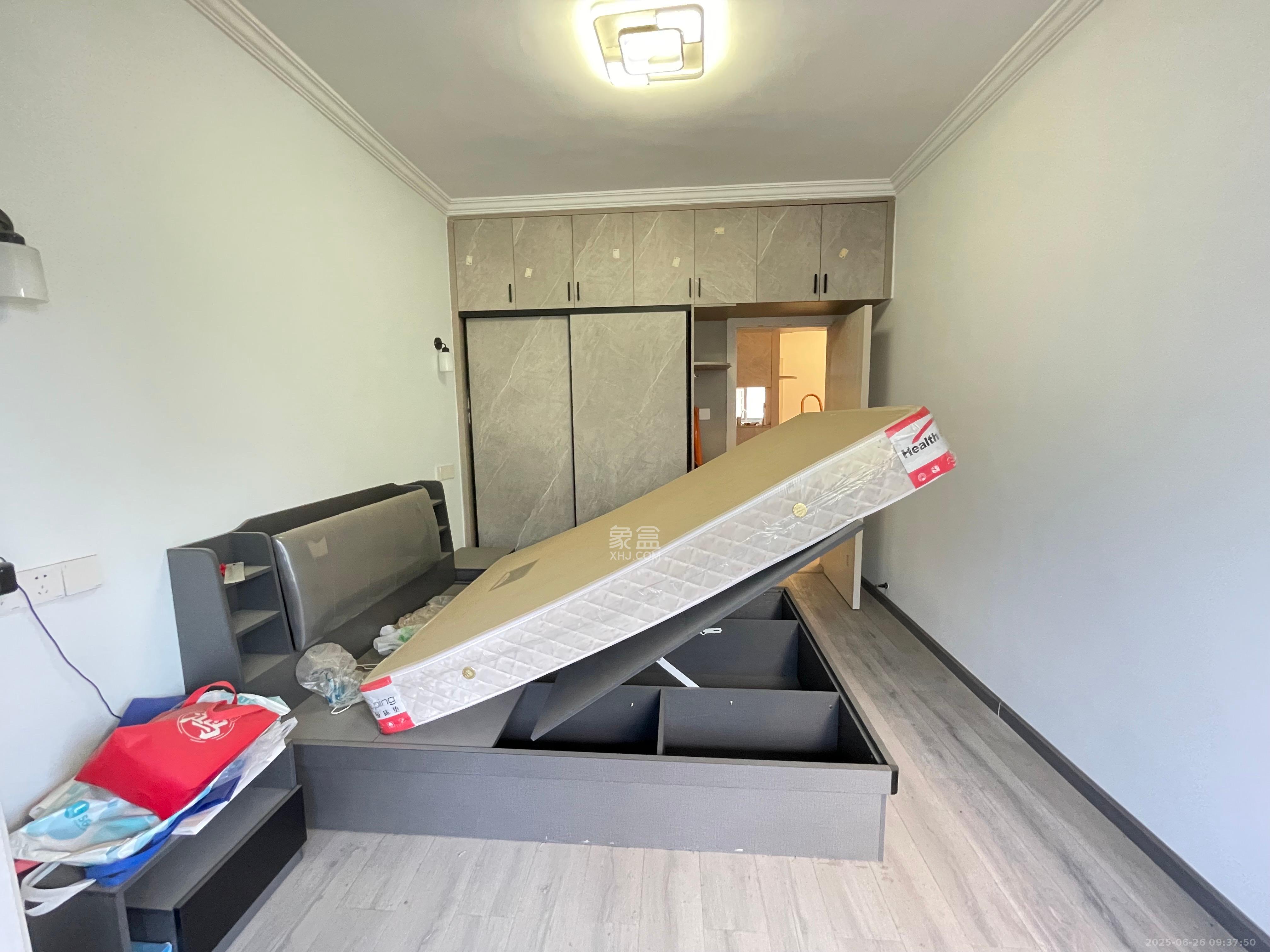 中建五局信和苑四区  2室2厅1卫   1500.00元/月室内图