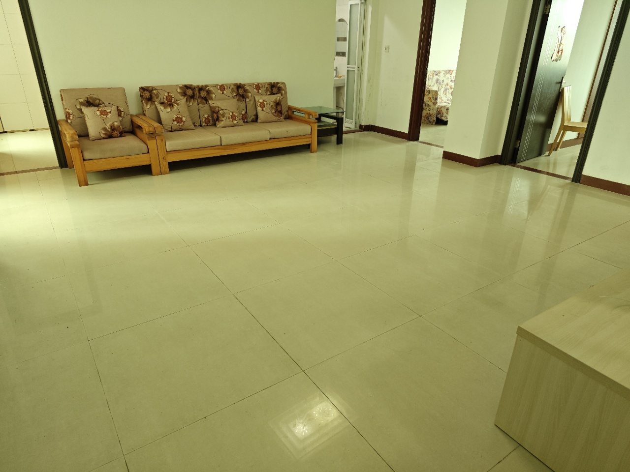 宝庆花园 3室2厅2卫 2000.0元/月 宝庆花园 3室2厅2卫 2000.0元/月室内图