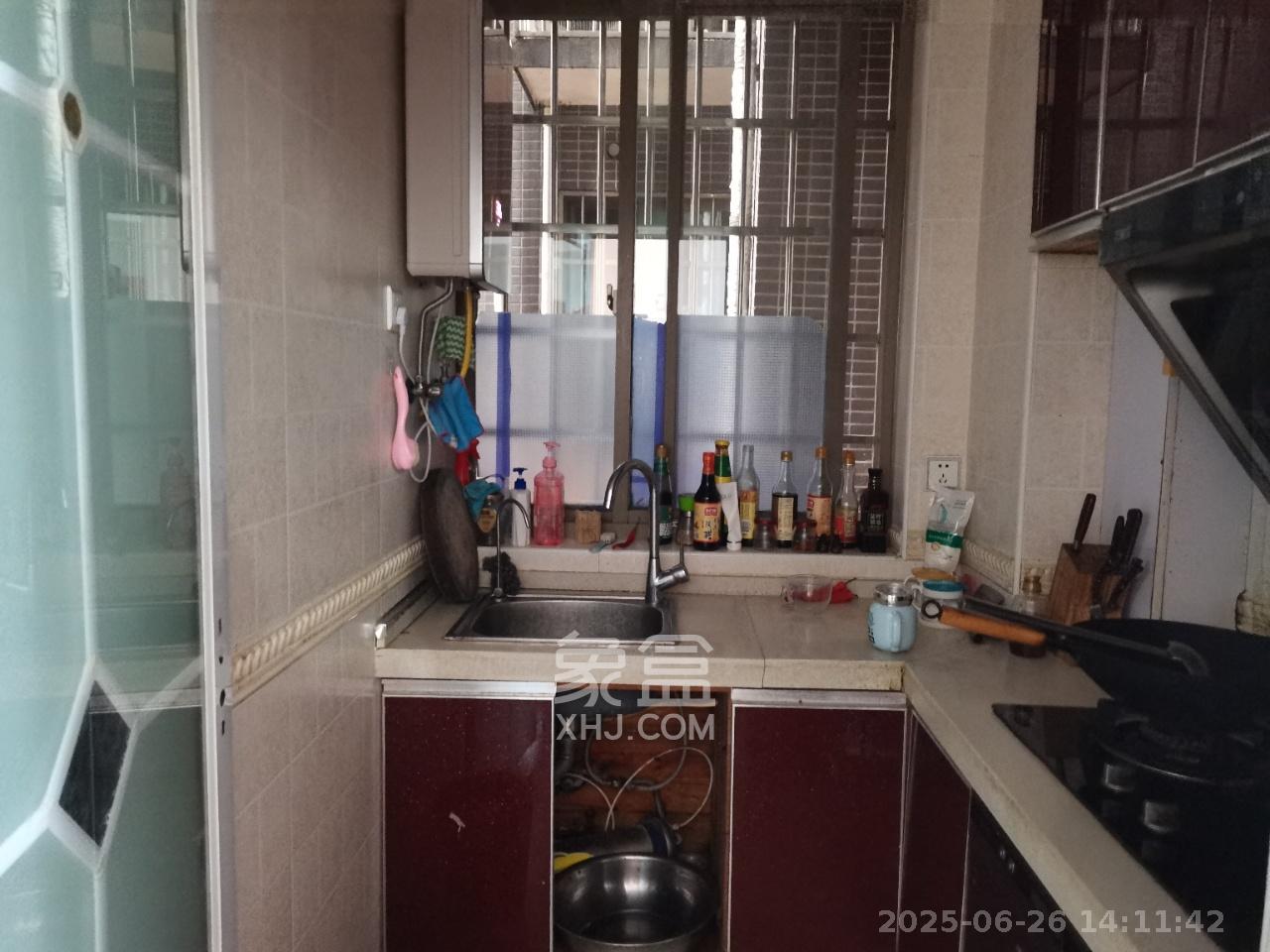 层上观邸  3室2厅1卫   2300.00元/月室内图