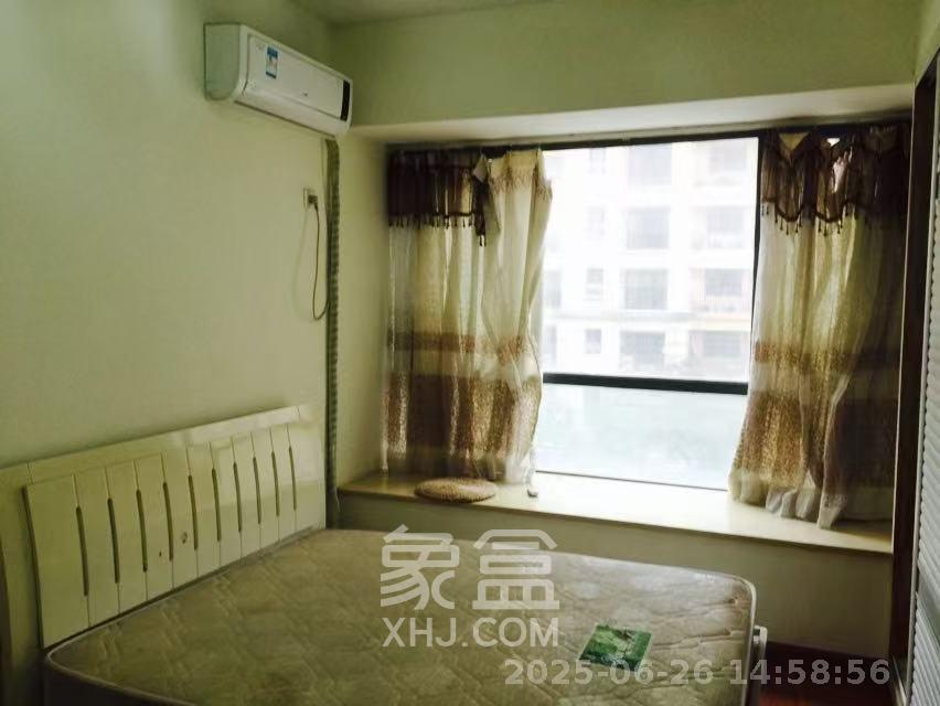 中城丽景香山园  1室2厅1卫   2300.00元/月室内图