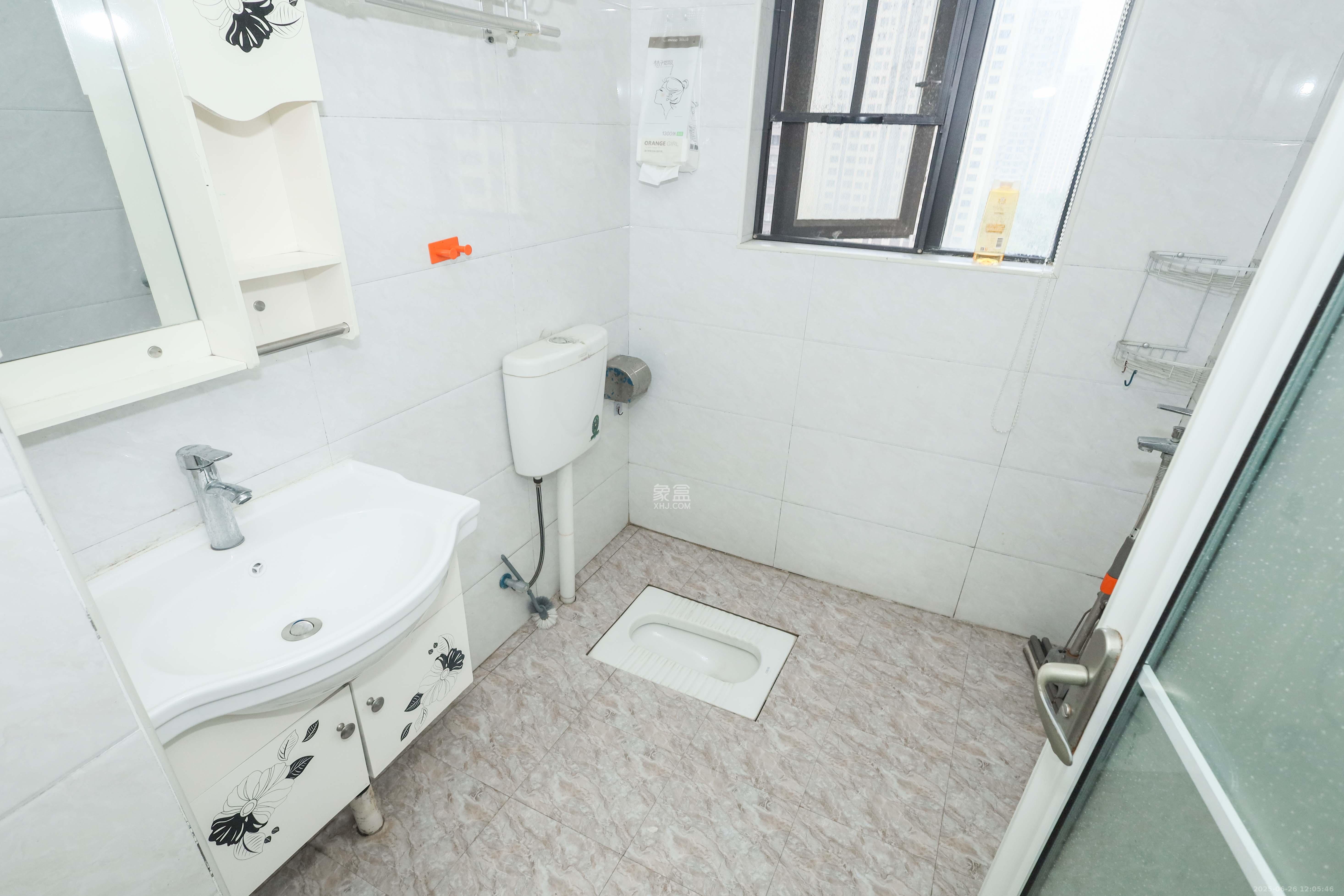 惠天然梅岭国际 3室2厅2卫 130.0万 惠天然梅岭国际 3室2厅2卫 130.0万卫生间