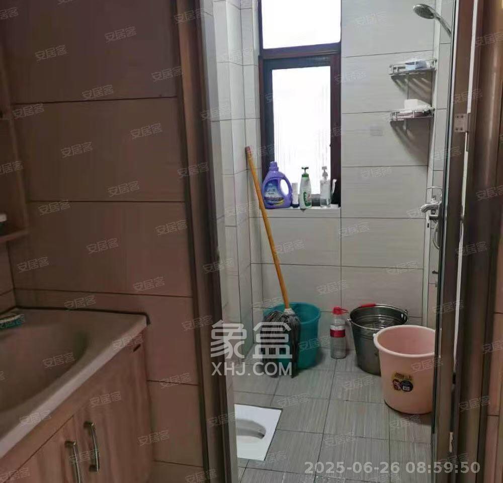 康桥长郡  4室2厅2卫   2800.00元/月室内图