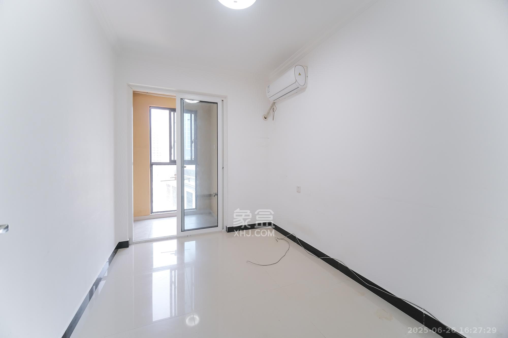 荣盛花语城 3室2厅1卫 60.5万 荣盛花语城 3室2厅1卫 60.5万卧室