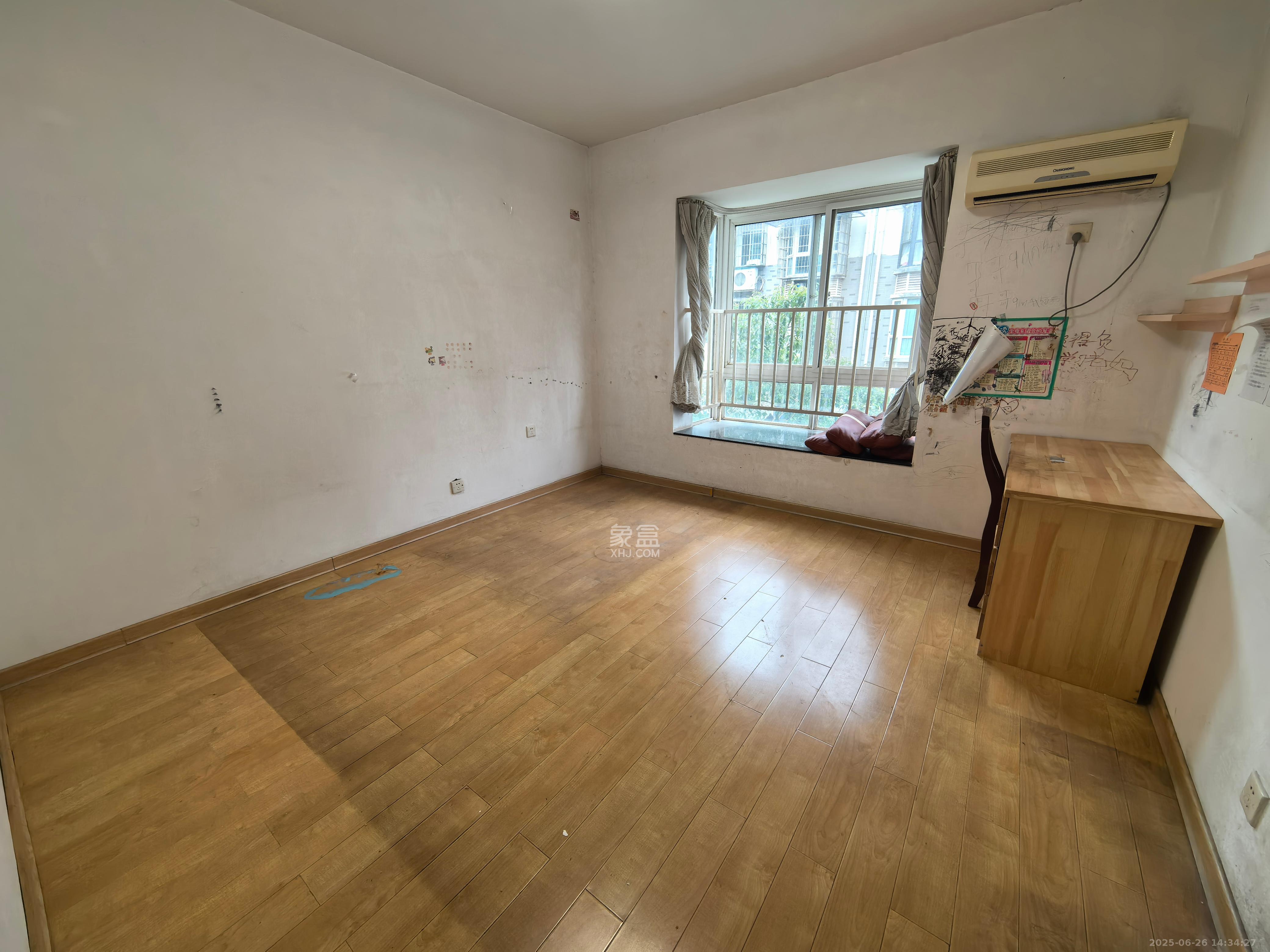 申奥美域  3室2厅2卫    2200.0元/月 申奥美域  3室2厅2卫    2200.0元/月室内图