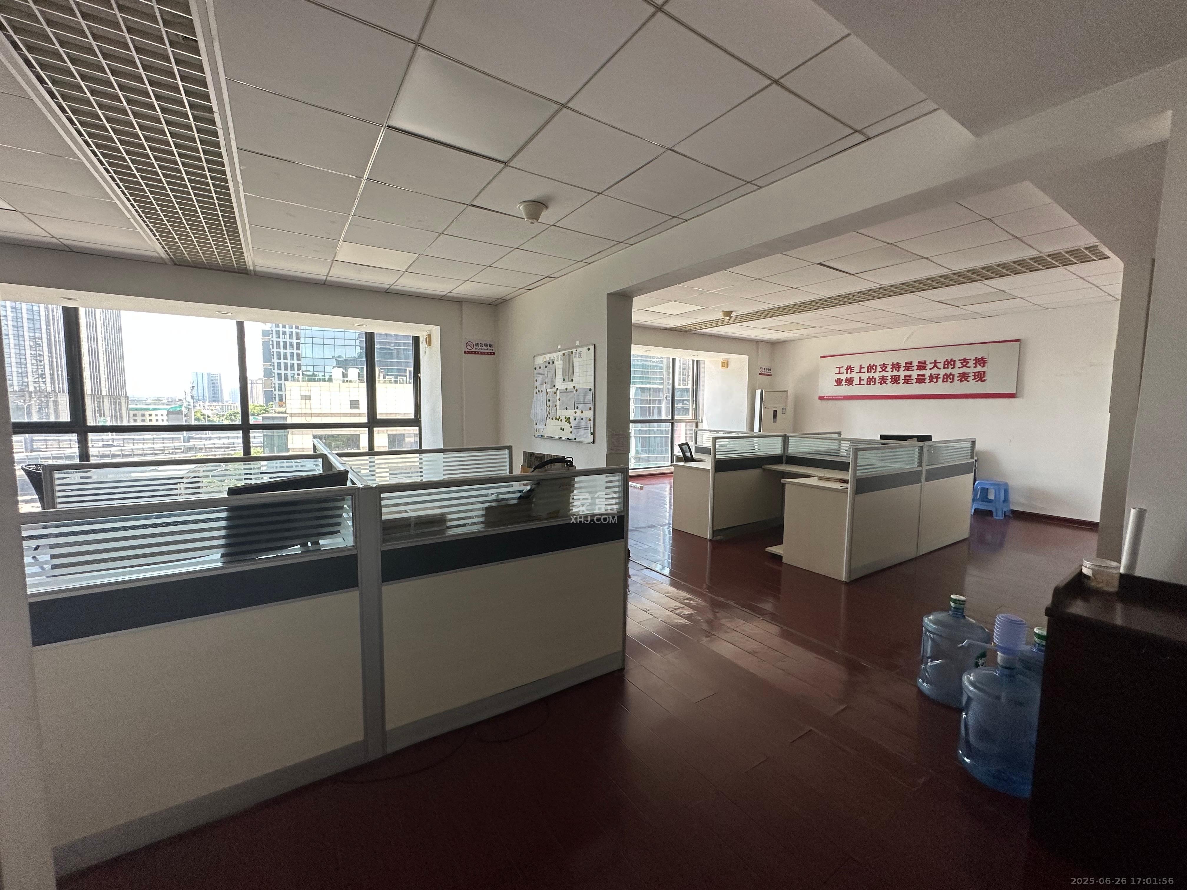 德思勤城市广场(宝格丽公寓) 1室1厅1卫 2600.0元/月 德思勤城市广场(宝格丽公寓) 1室1厅1卫 2600.0元/月室内图