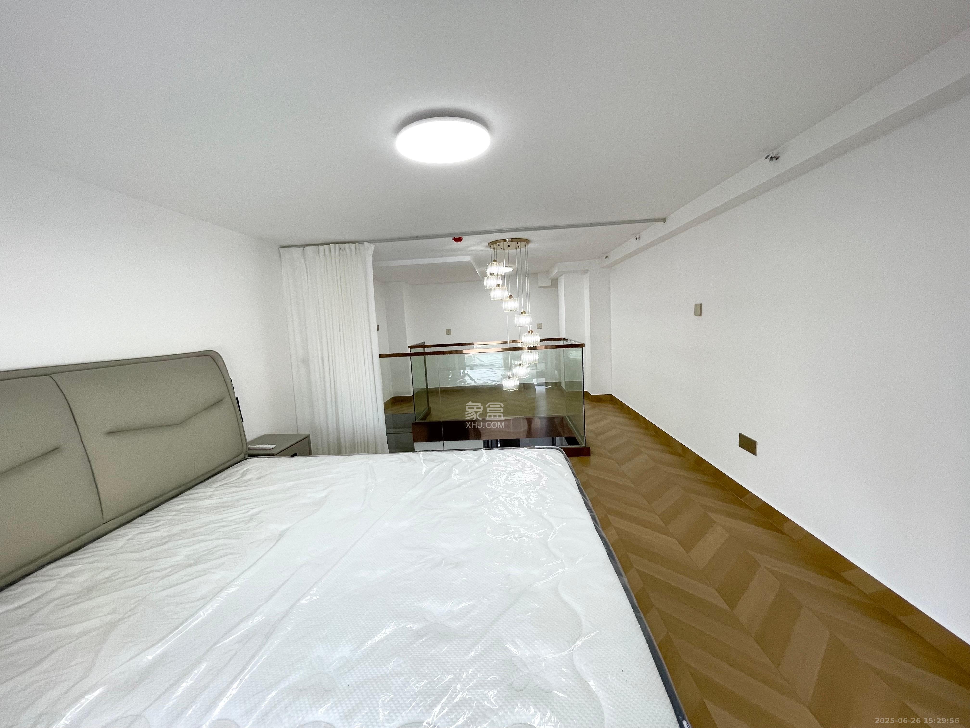 万科紫台  3室1厅1卫   1800.00元/月室内图