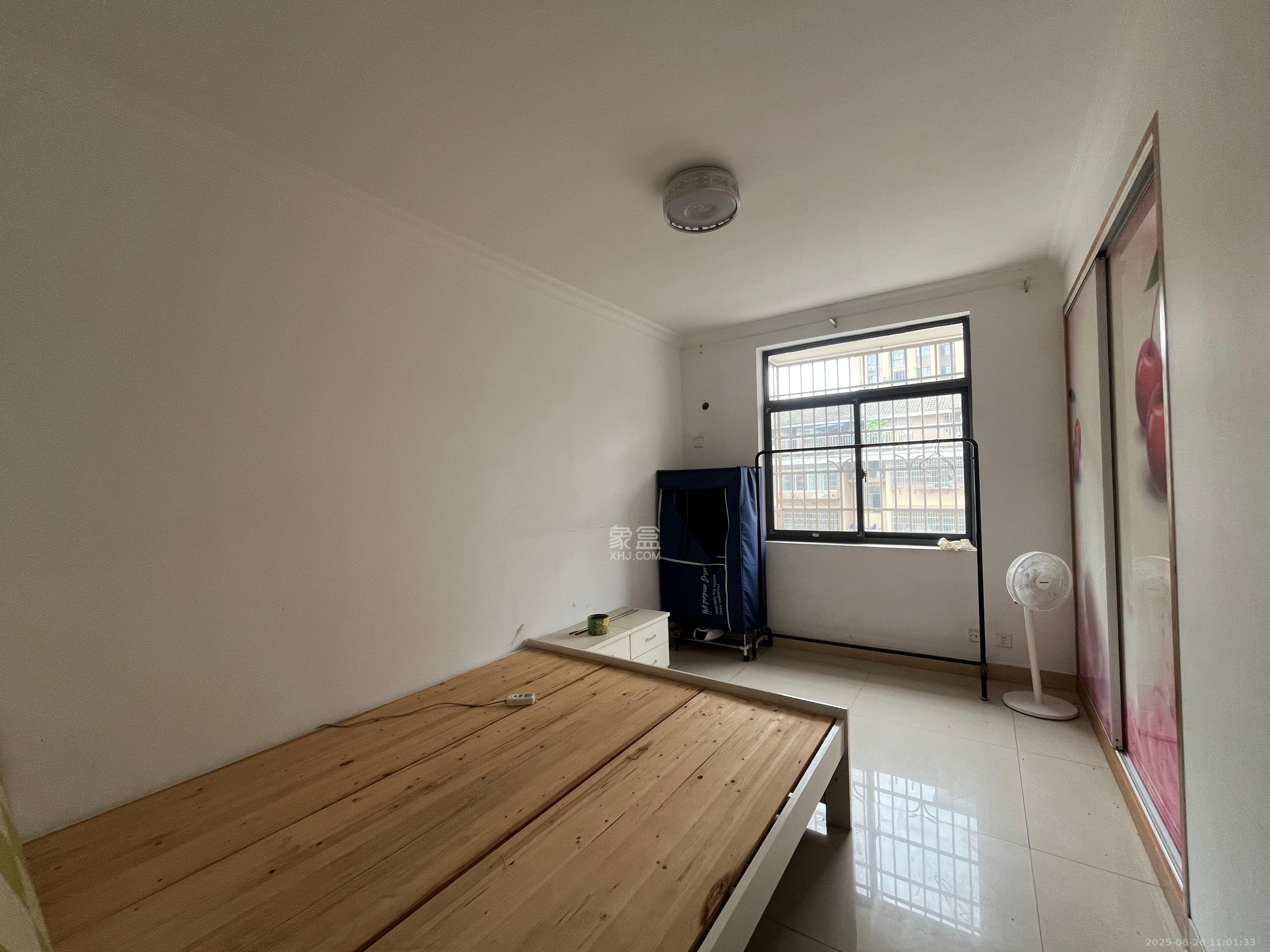 合丰安置小区 3室2厅2卫 1800.0元/月 合丰安置小区 3室2厅2卫 1800.0元/月室内图