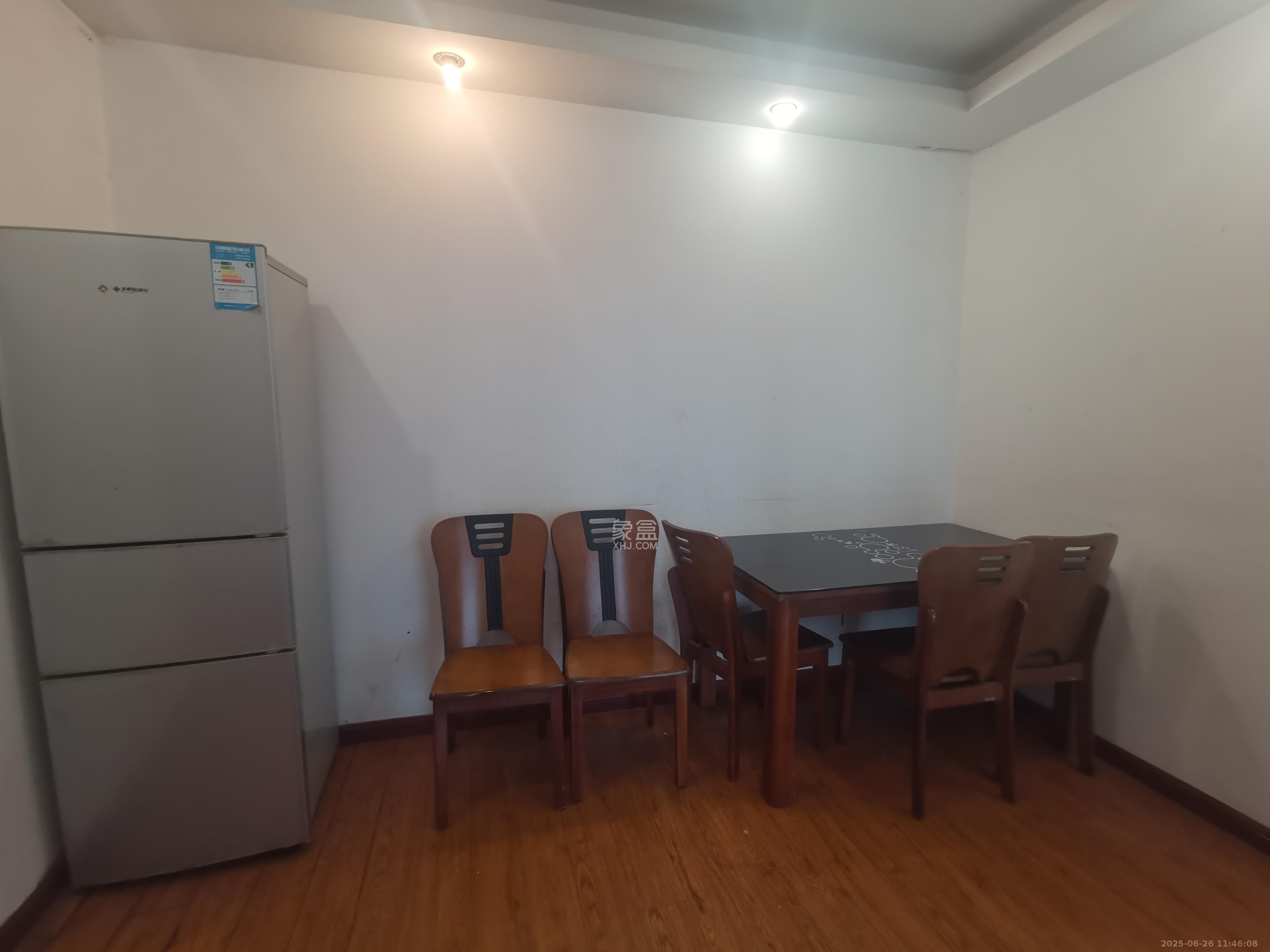 星城映象 3室2厅2卫 2500.0元/月 星城映象 3室2厅2卫 2500.0元/月室内图