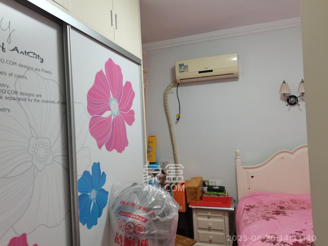 层上观邸  3室2厅1卫   2300.00元/月室内图