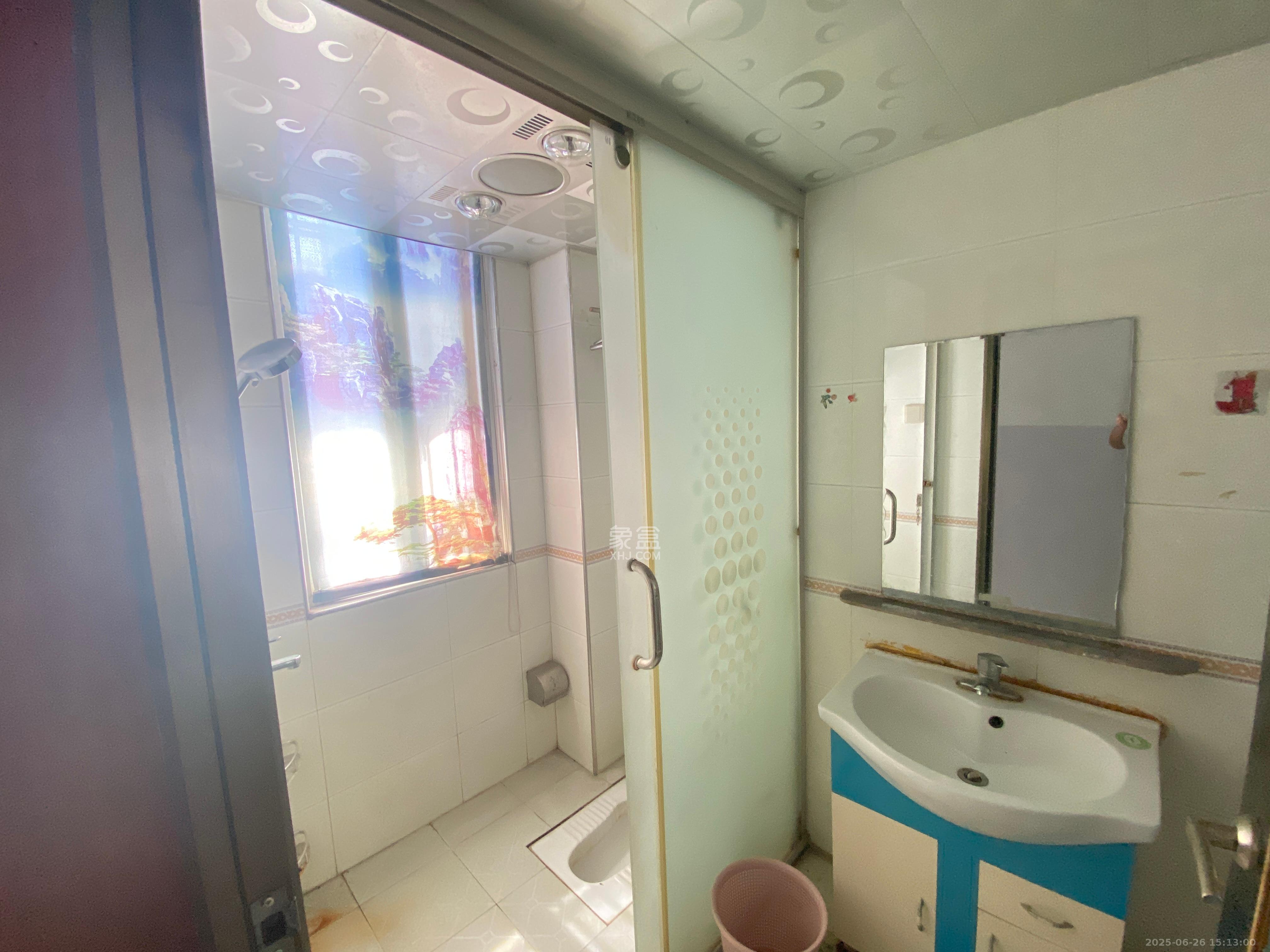 楚天世纪城东苑  3室2厅2卫    1900.0元/月室内图