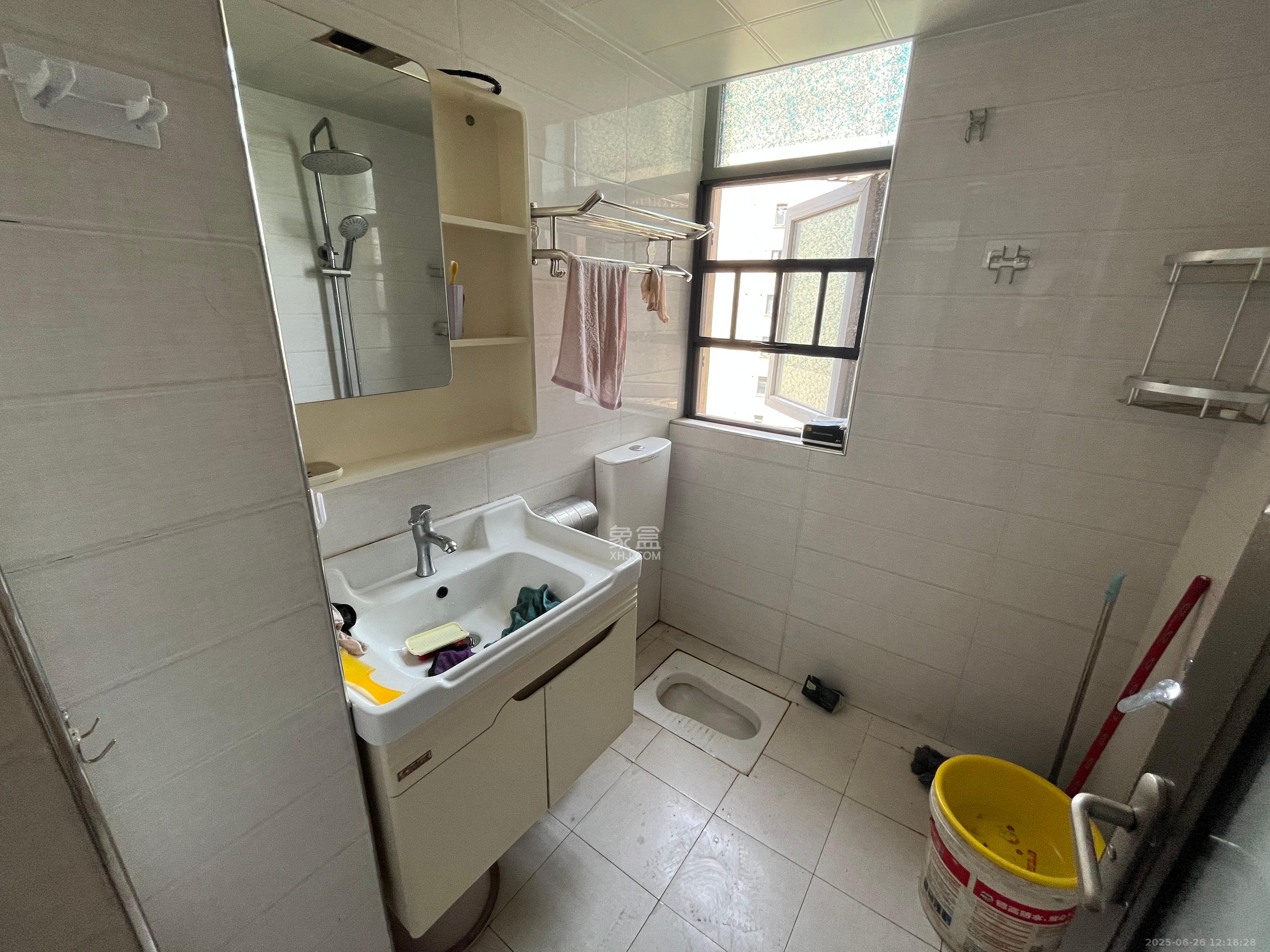 钱隆世家 2室2厅1卫 2000.0元/月 钱隆世家 2室2厅1卫 2000.0元/月室内图