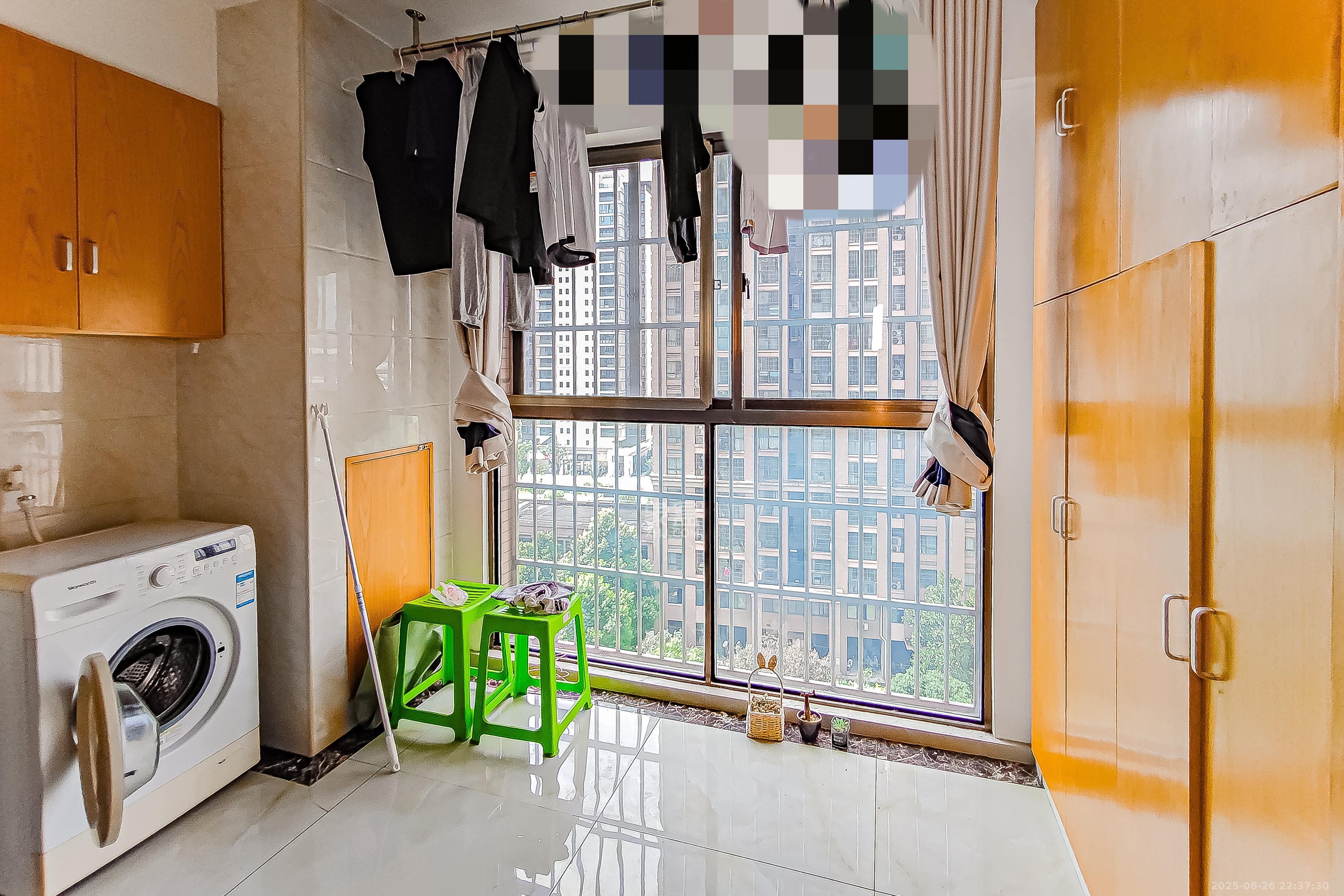 家和院  3室2厅1卫    72.0万 家和院  3室2厅1卫    72.0万阳台