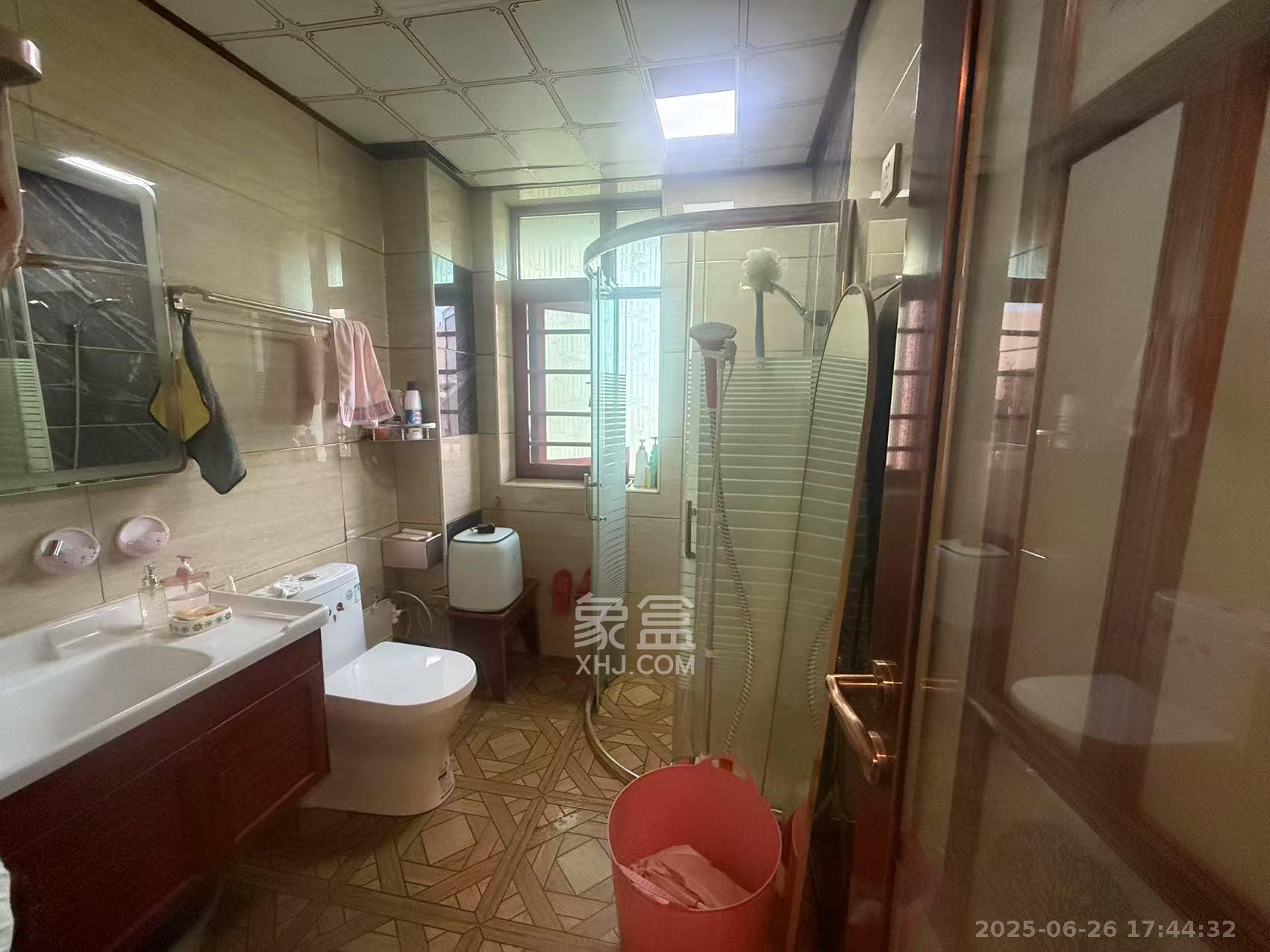 美利新世界  3室2厅2卫   2600.00元/月室内图