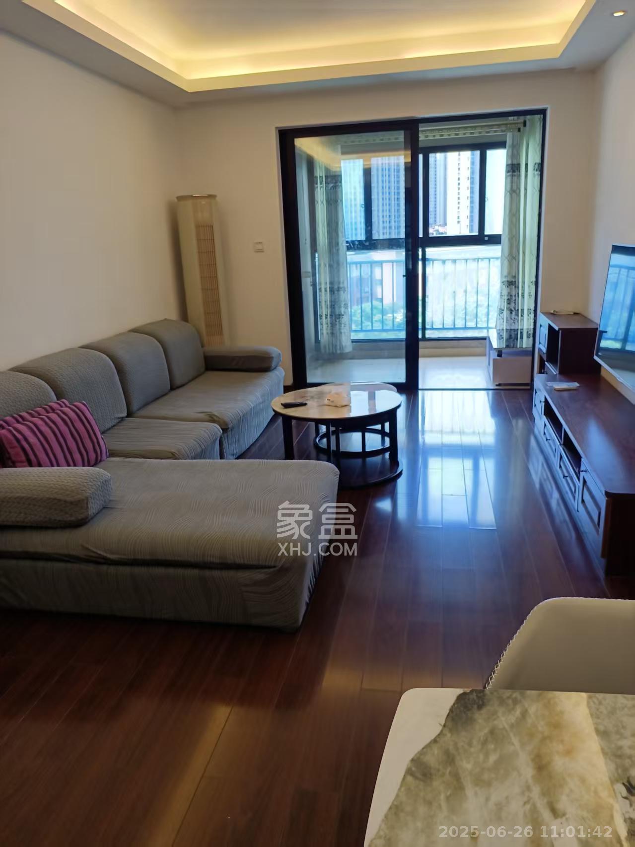万科里金域国际  3室2厅2卫    3300.0元/月